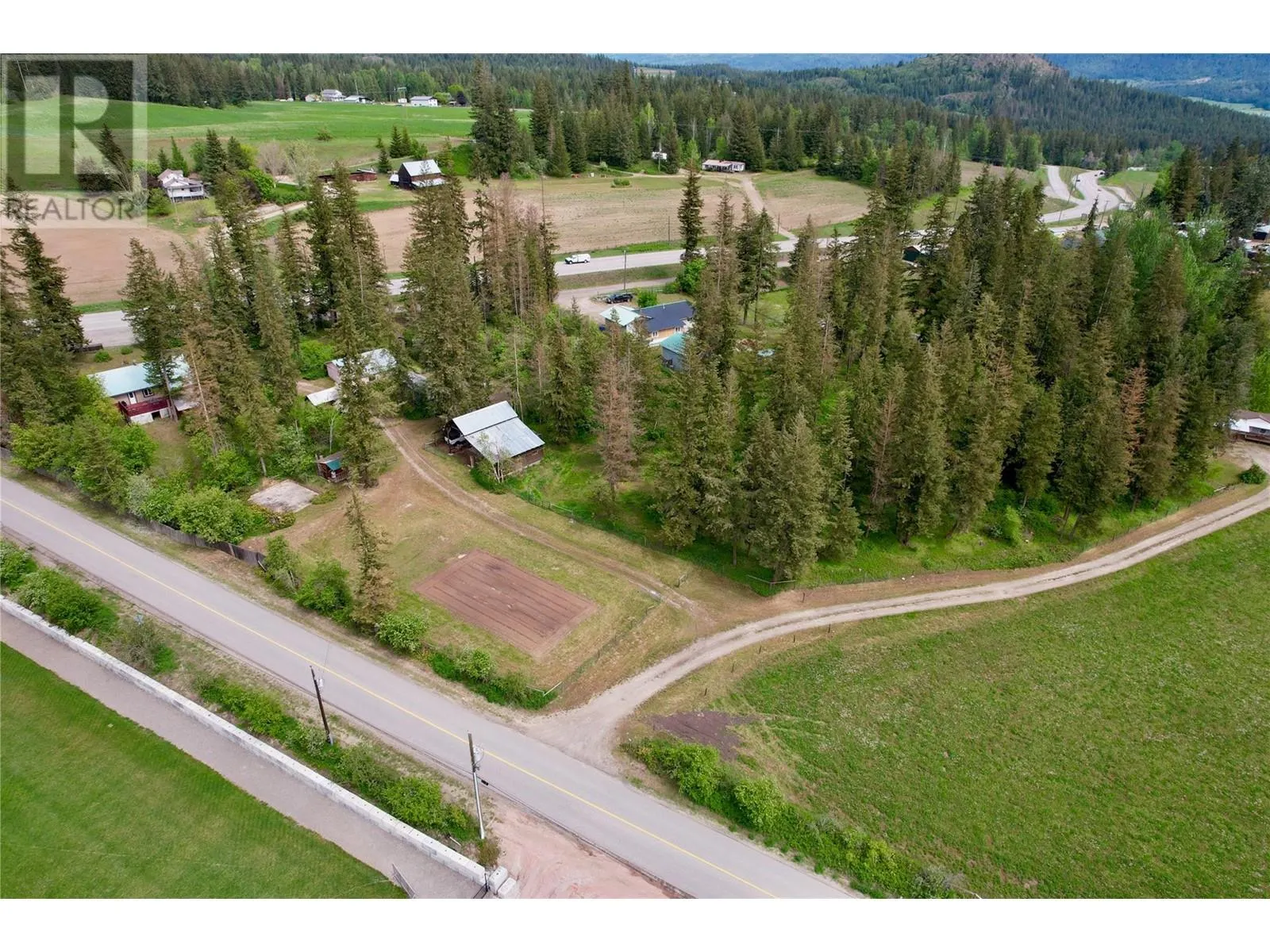 11 Gardom Lake Road
