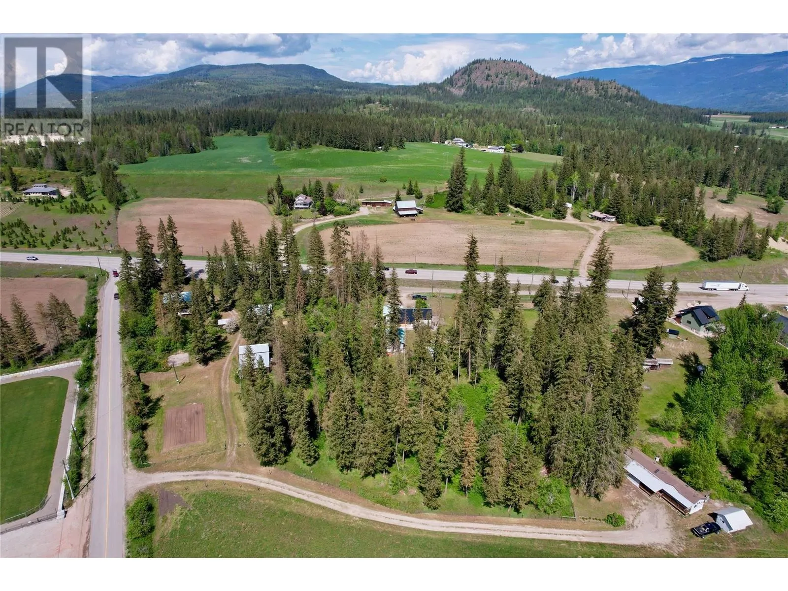 11 Gardom Lake Road