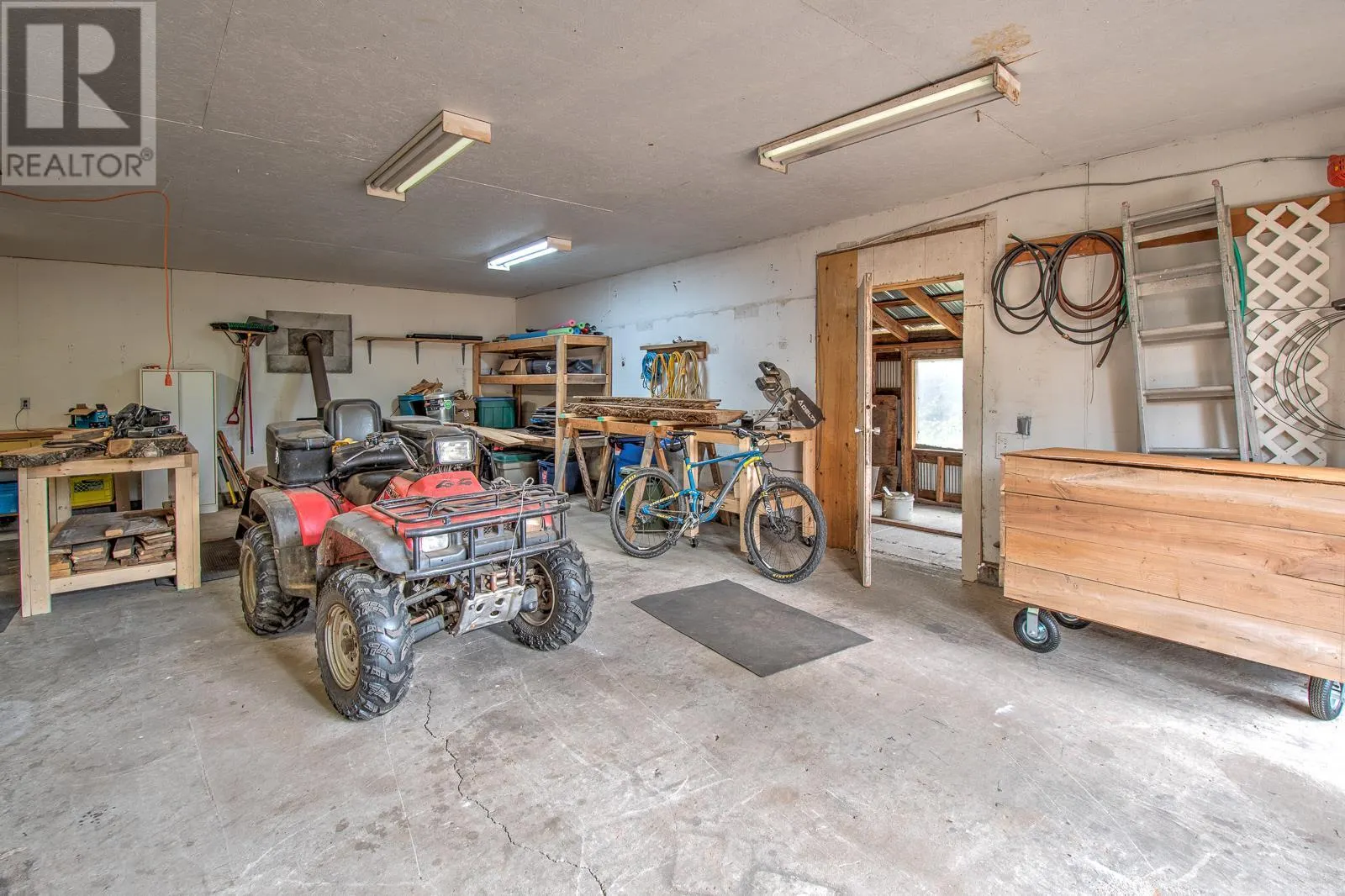 11 Gardom Lake Road