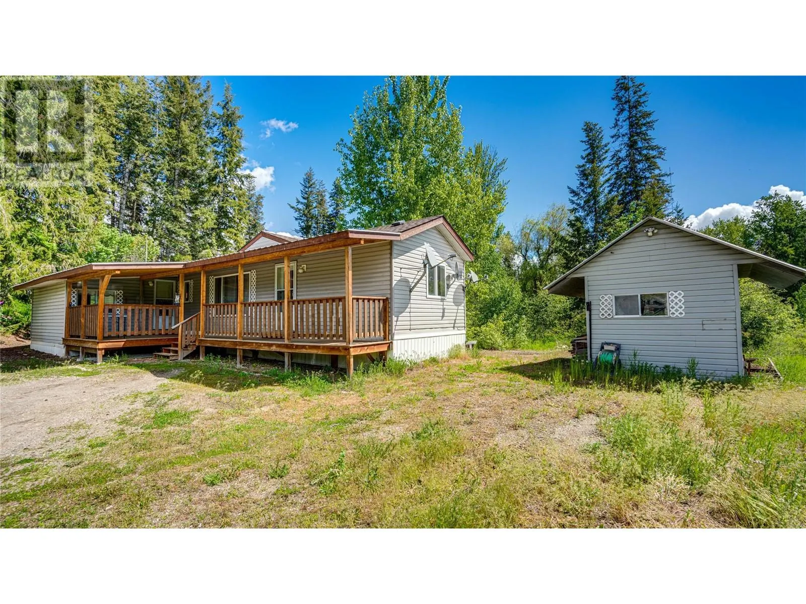 11 Gardom Lake Road
