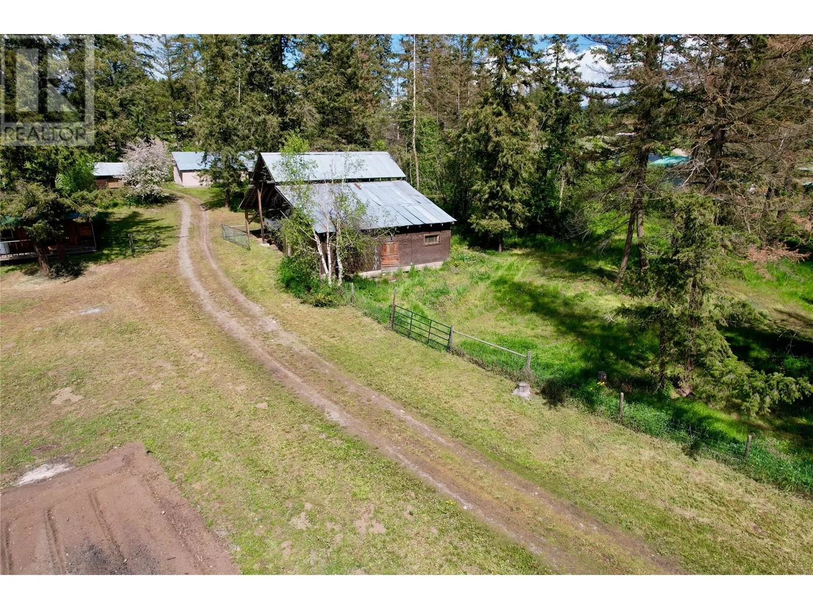 11 Gardom Lake Road