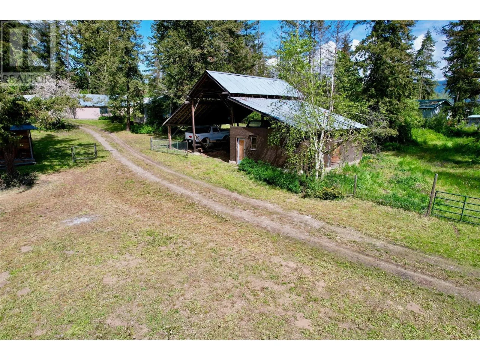 11 Gardom Lake Road