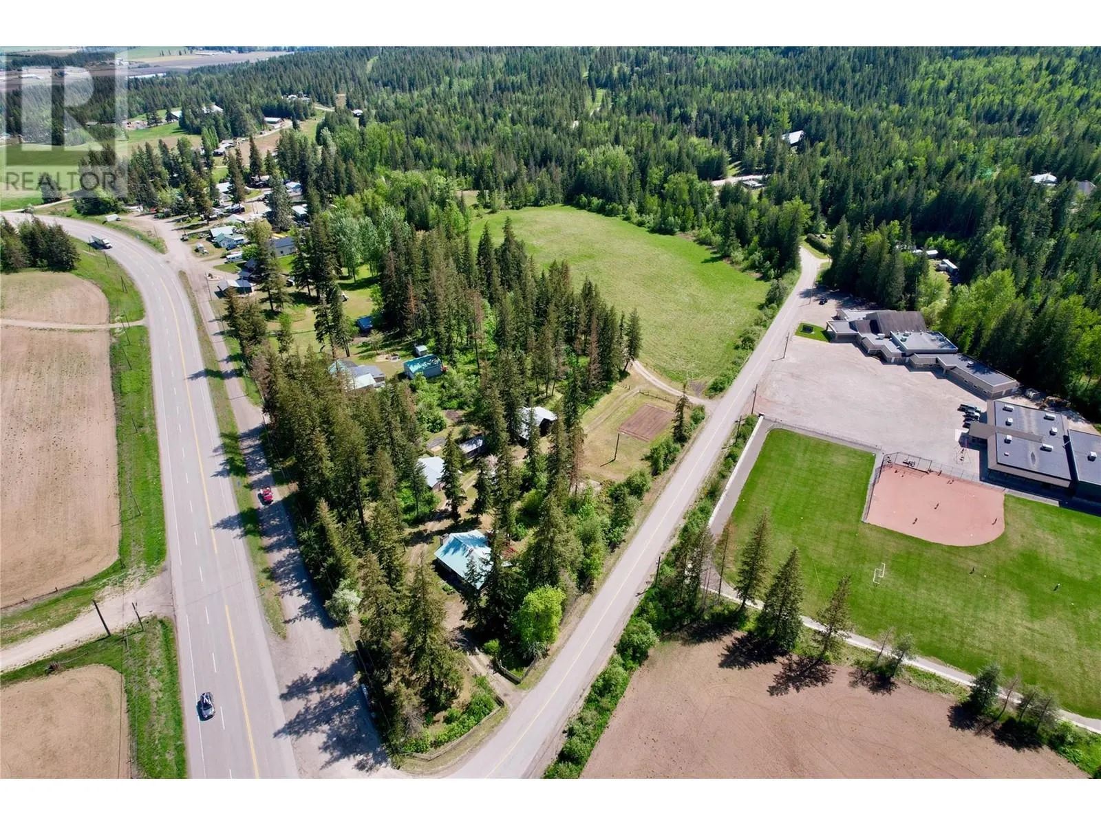 11 Gardom Lake Road