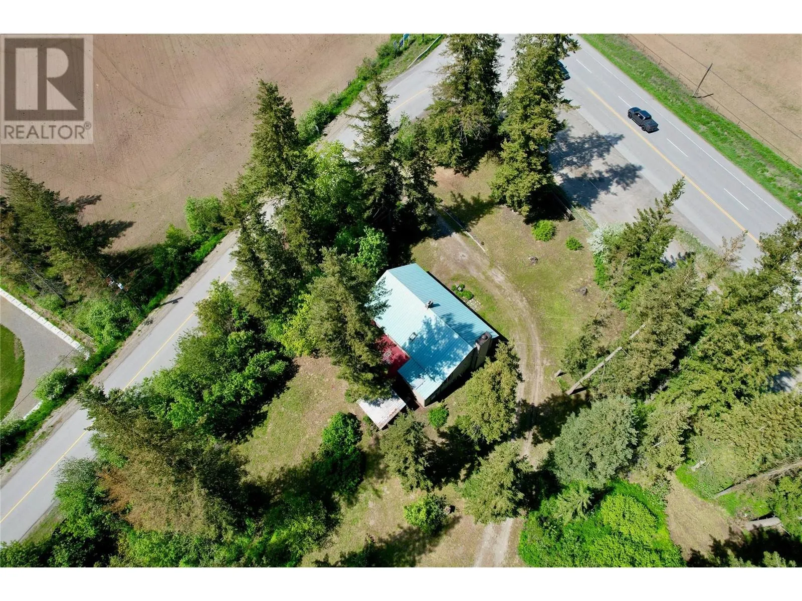 11 Gardom Lake Road