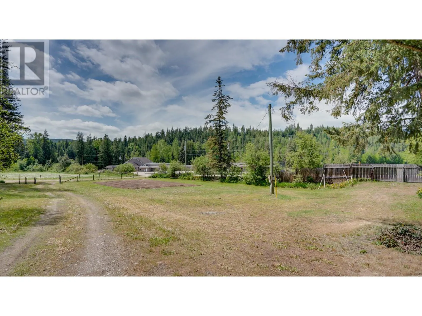 11 Gardom Lake Road