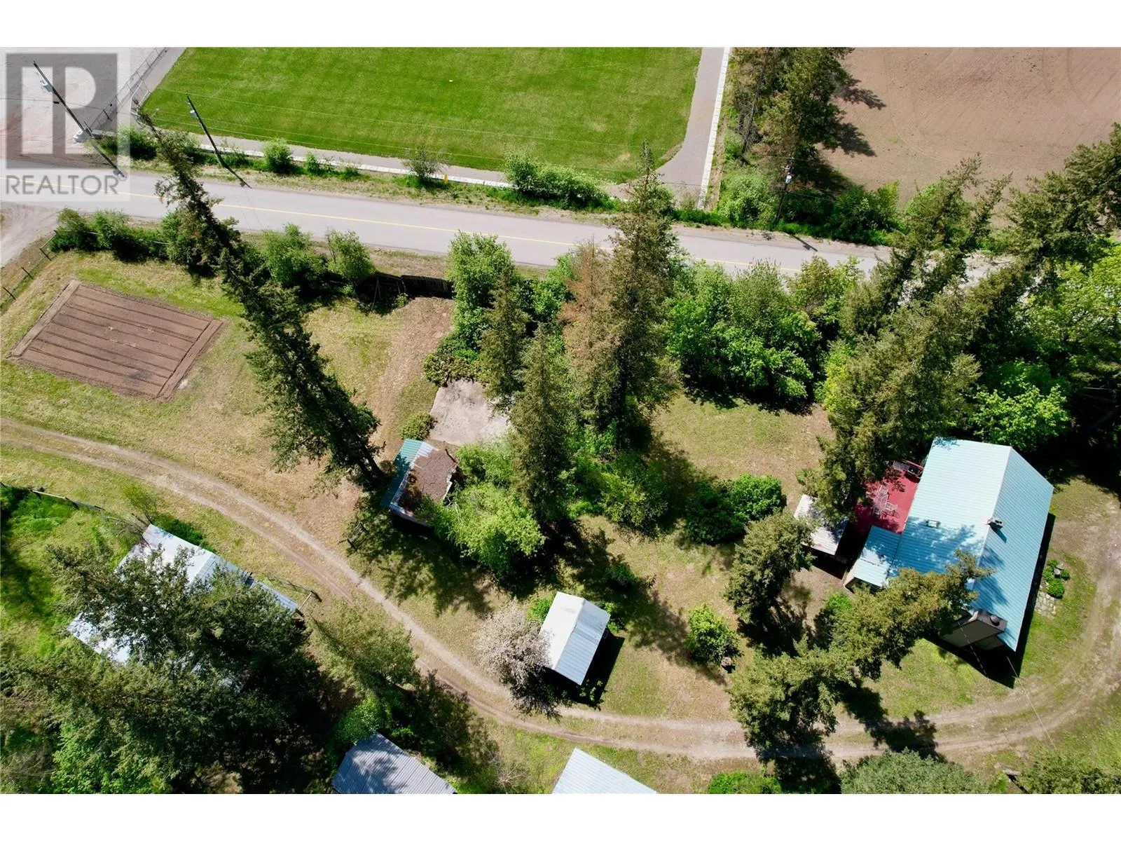 11 Gardom Lake Road