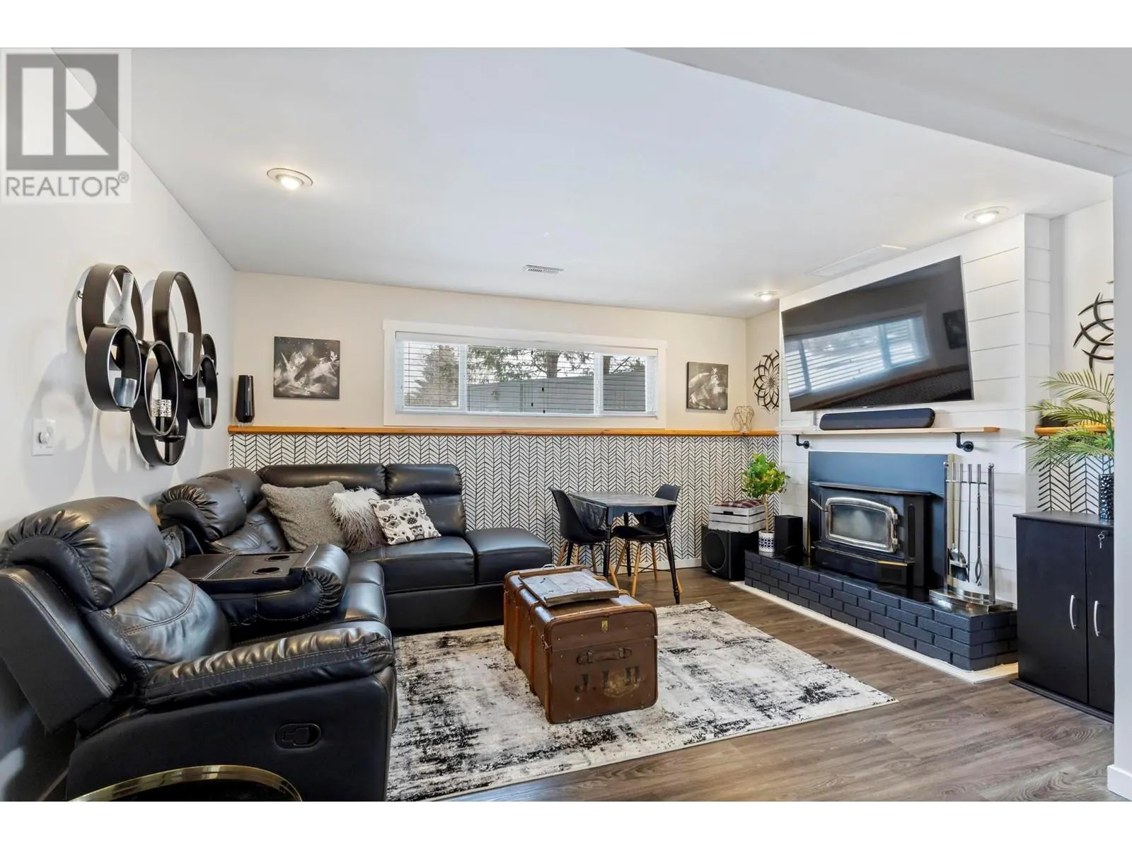 3548 MacDonnel Road