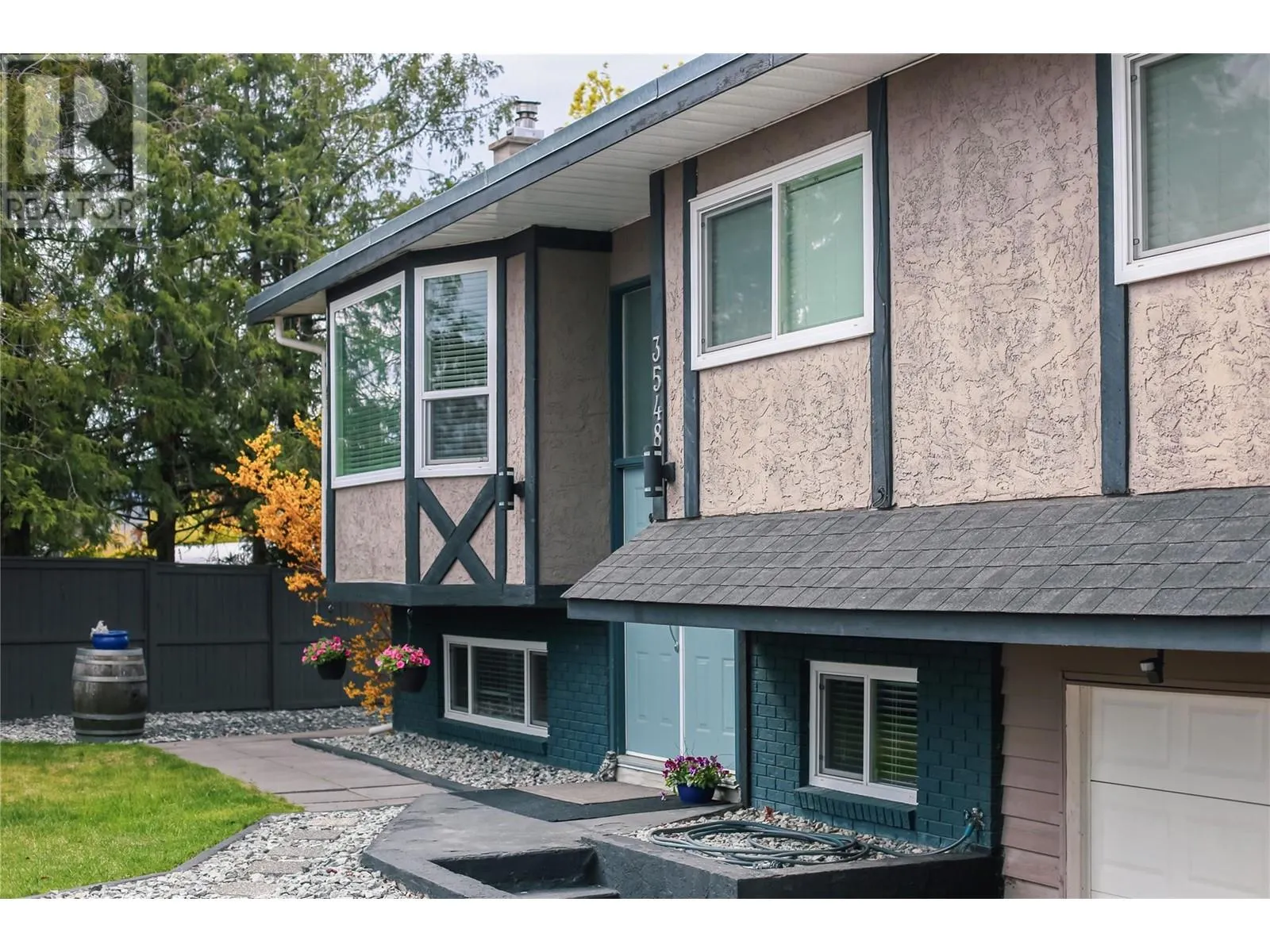 3548 MacDonnel Road