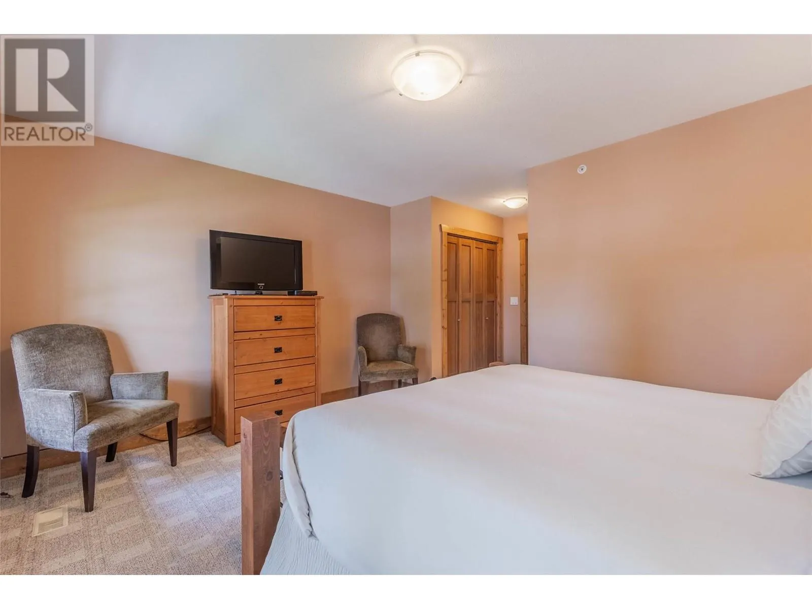 5401 LAKESHORE Drive Unit# 113