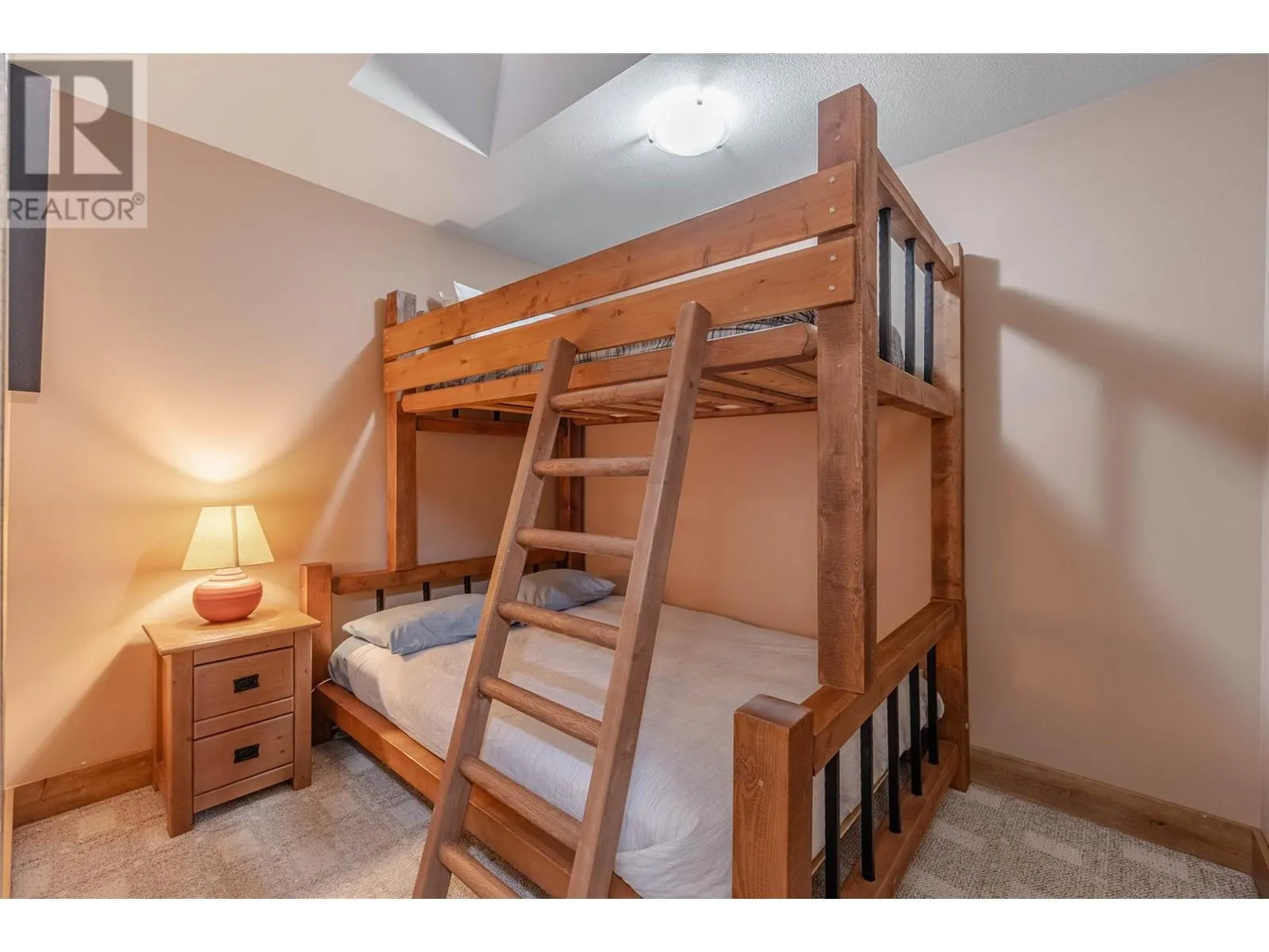 5401 LAKESHORE Drive Unit# 113
