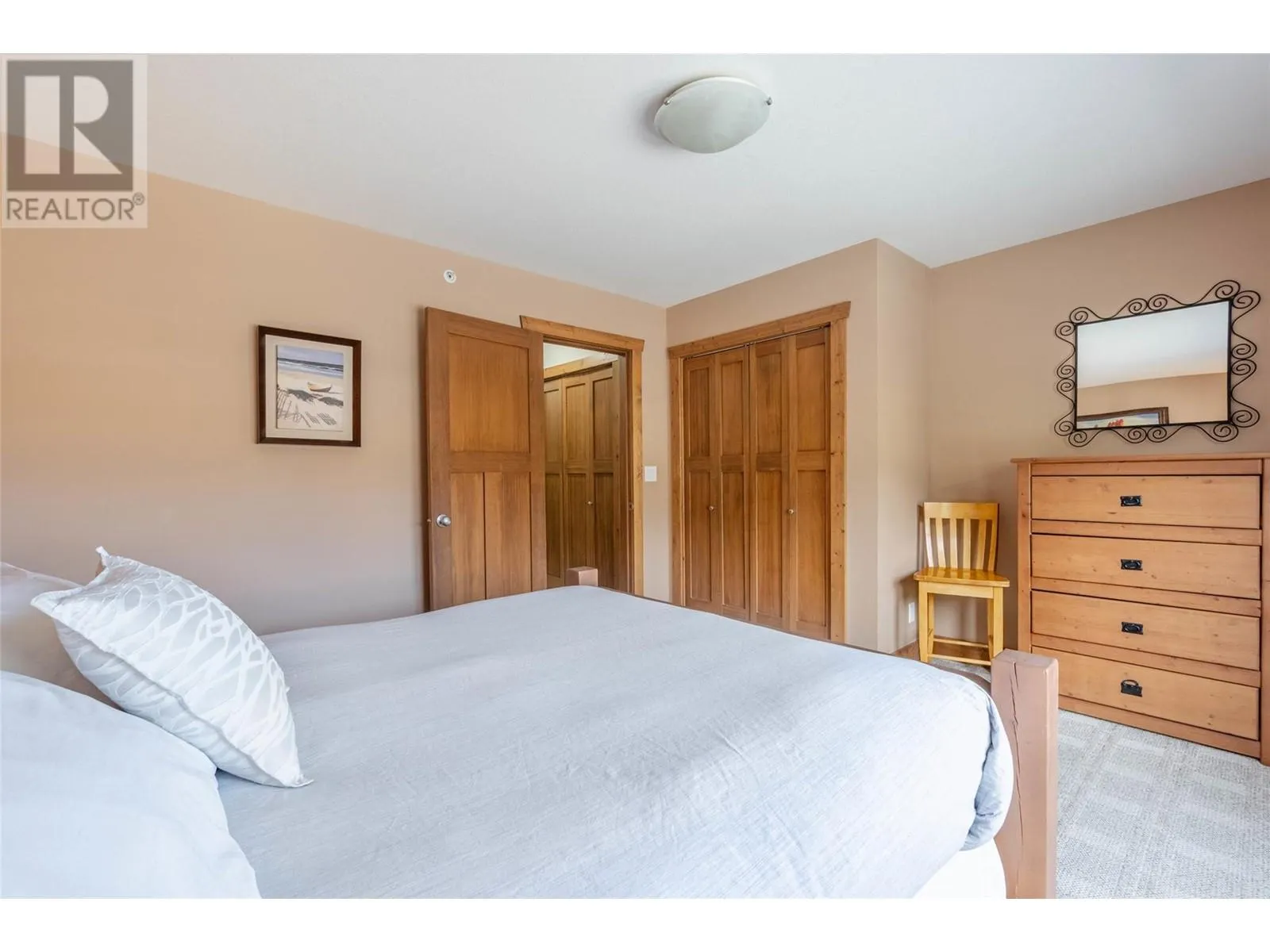 5401 LAKESHORE Drive Unit# 113