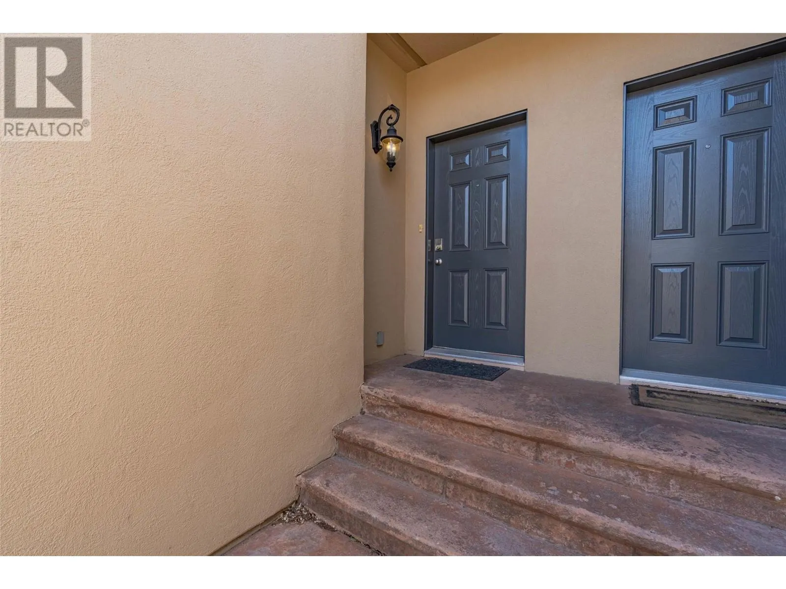 5401 LAKESHORE Drive Unit# 113