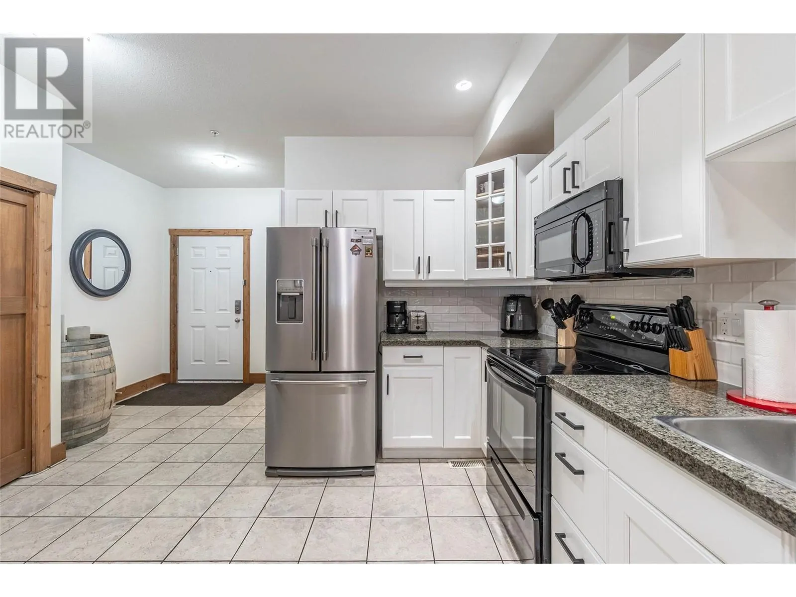 5401 LAKESHORE Drive Unit# 113