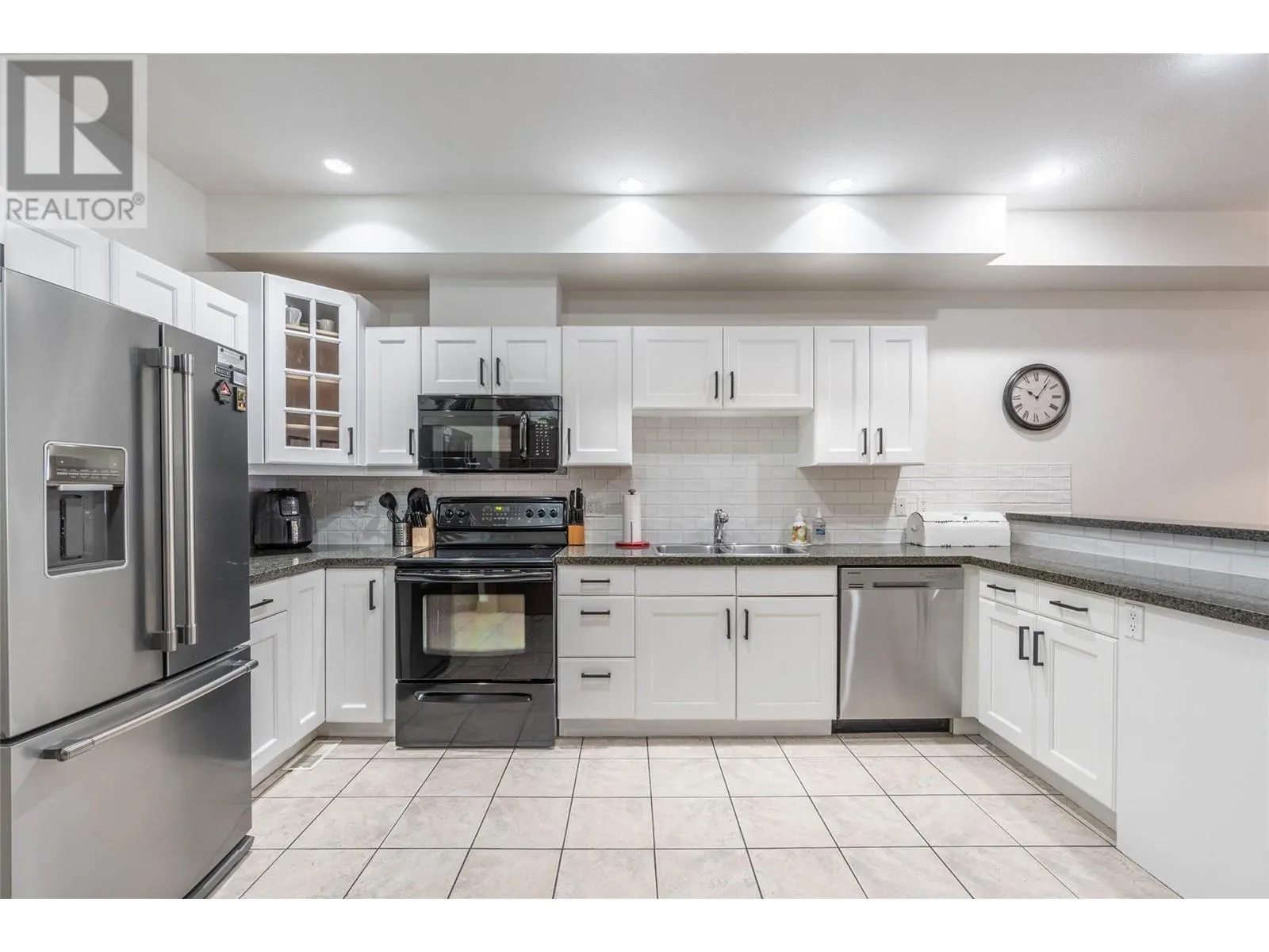 5401 LAKESHORE Drive Unit# 113
