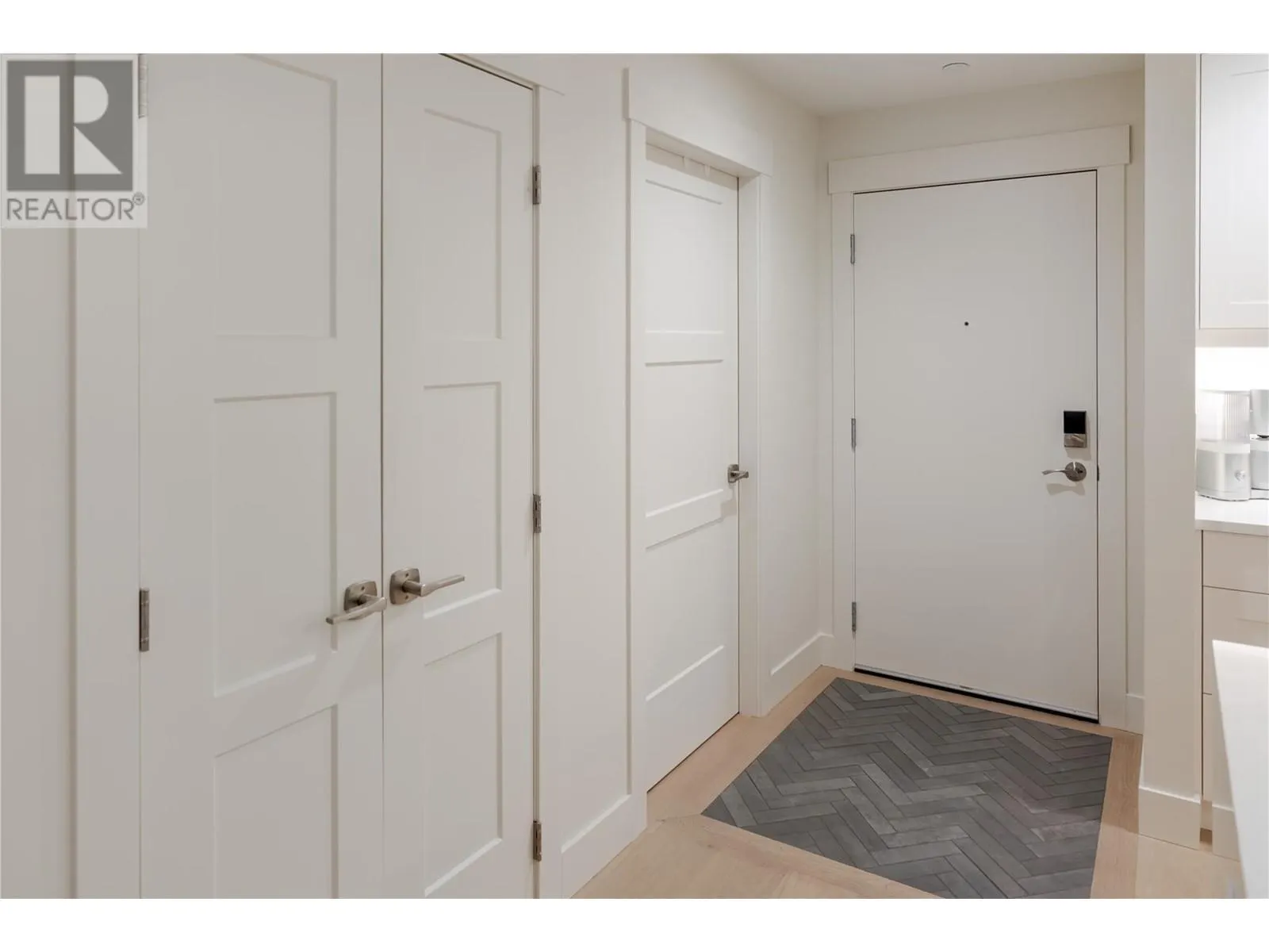 2901 Abbott Street Unit# 201