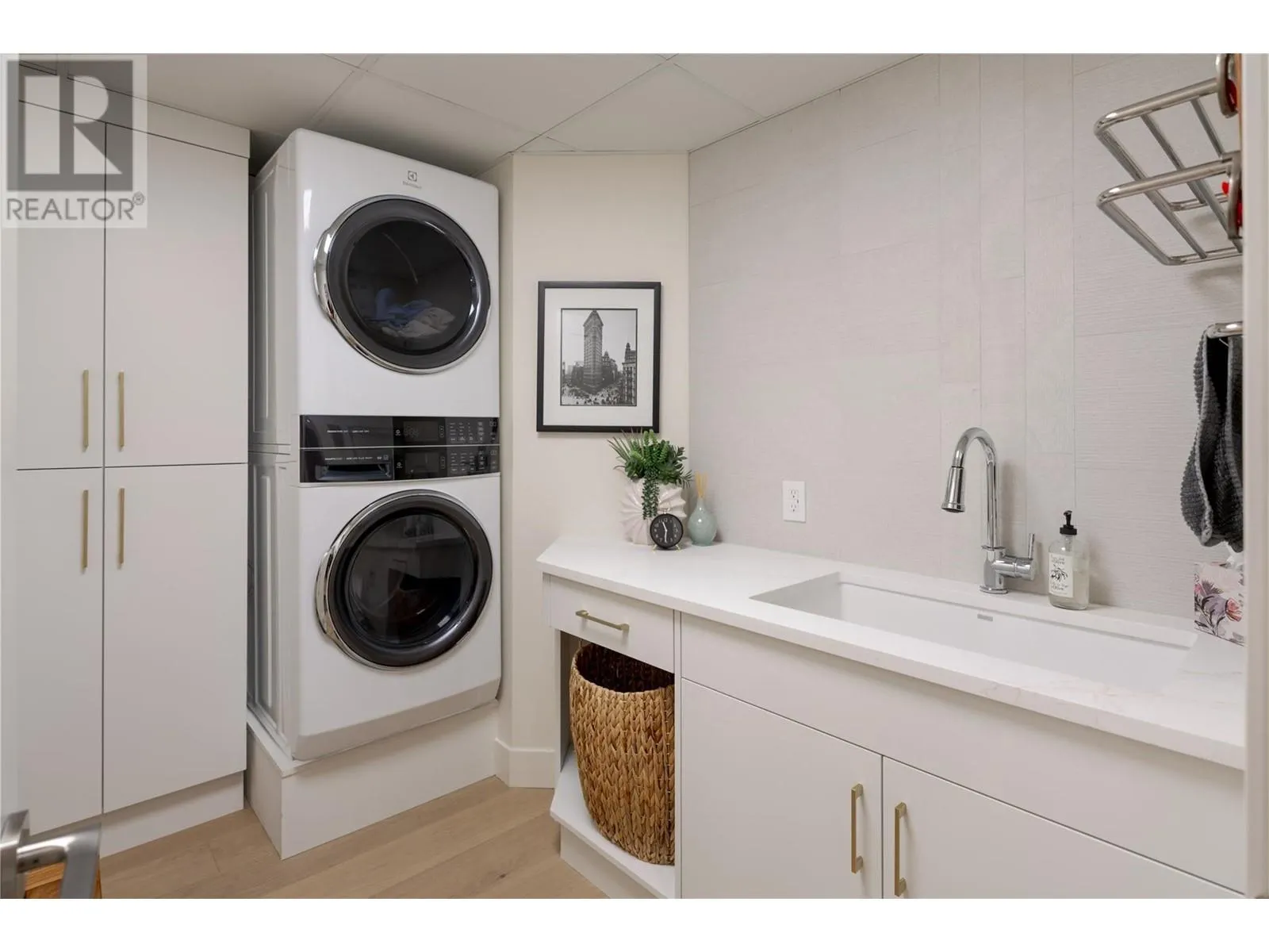 2901 Abbott Street Unit# 201