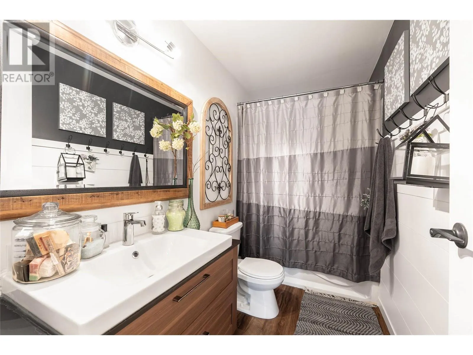 290 Hwy 33 E Unit# 207