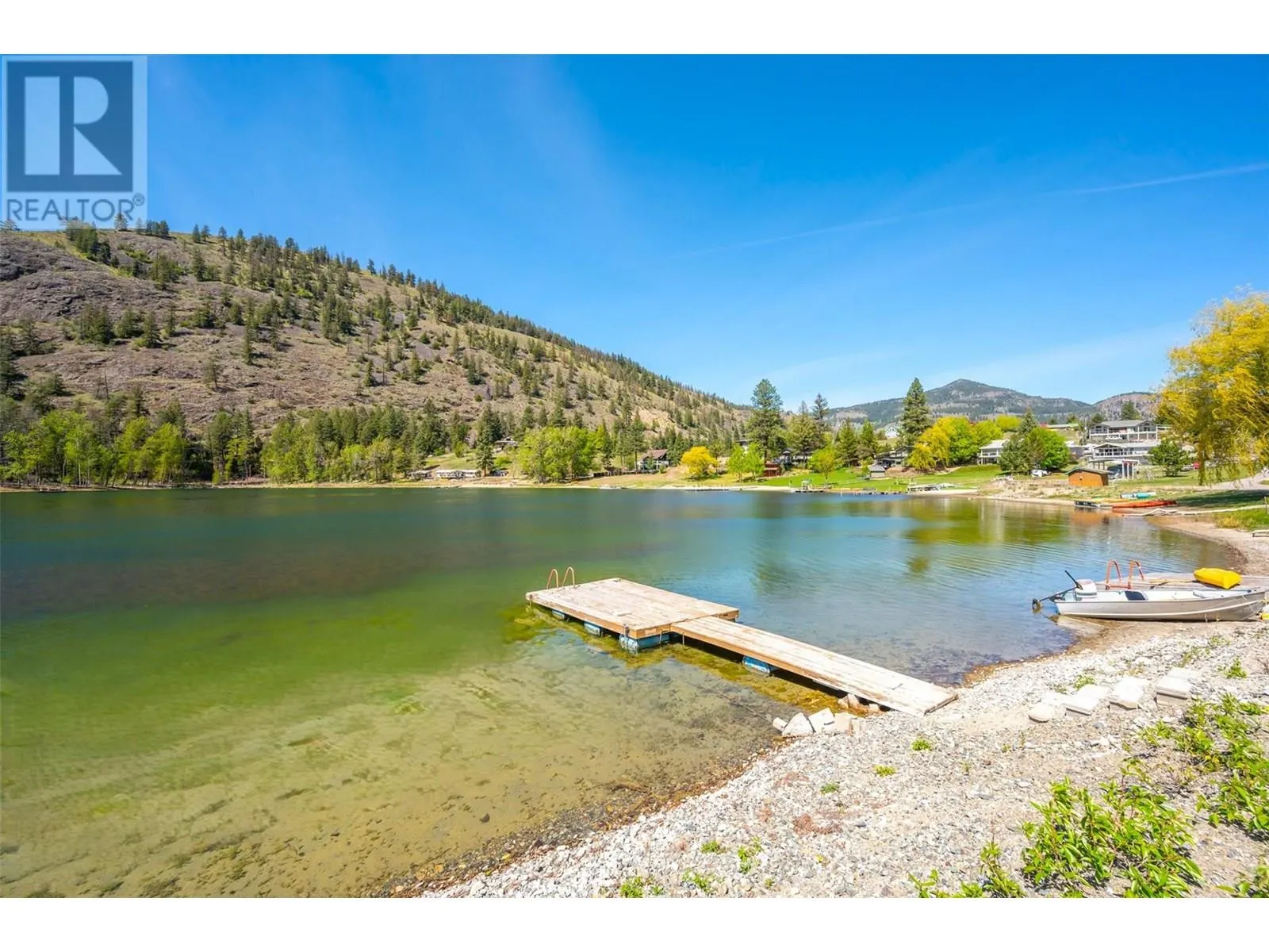 200 TWIN LAKES Road