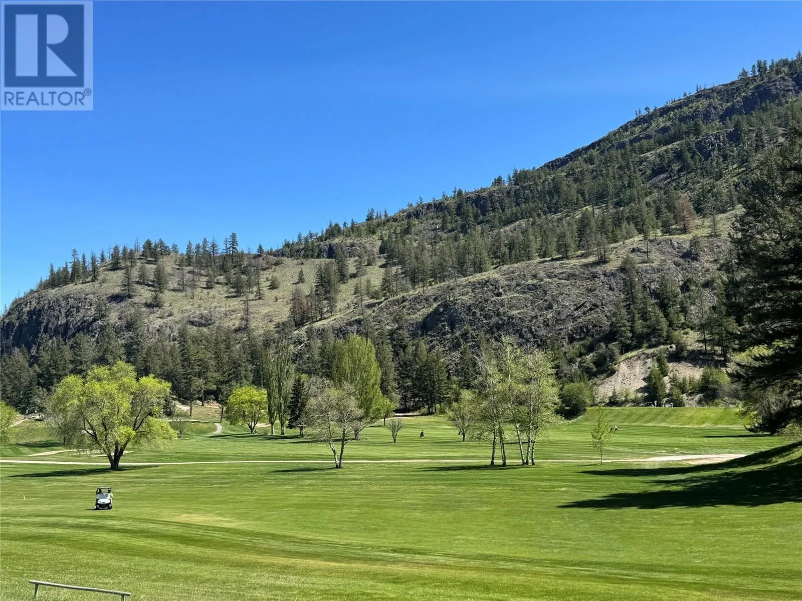 200 TWIN LAKES Road