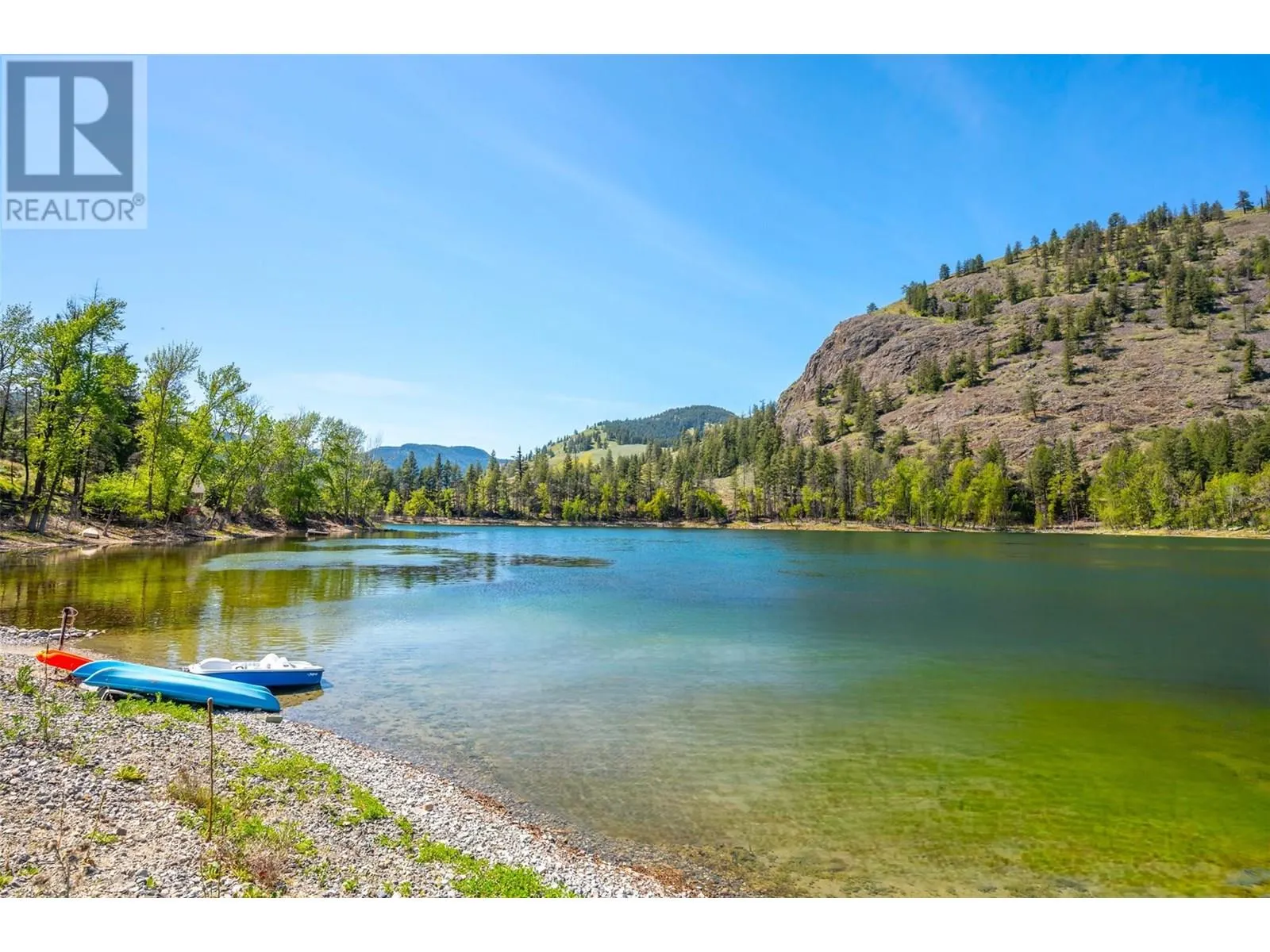 200 TWIN LAKES Road