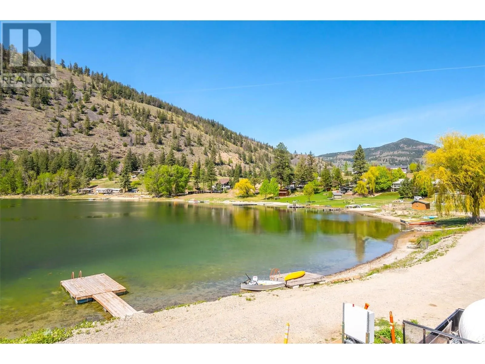 200 TWIN LAKES Road