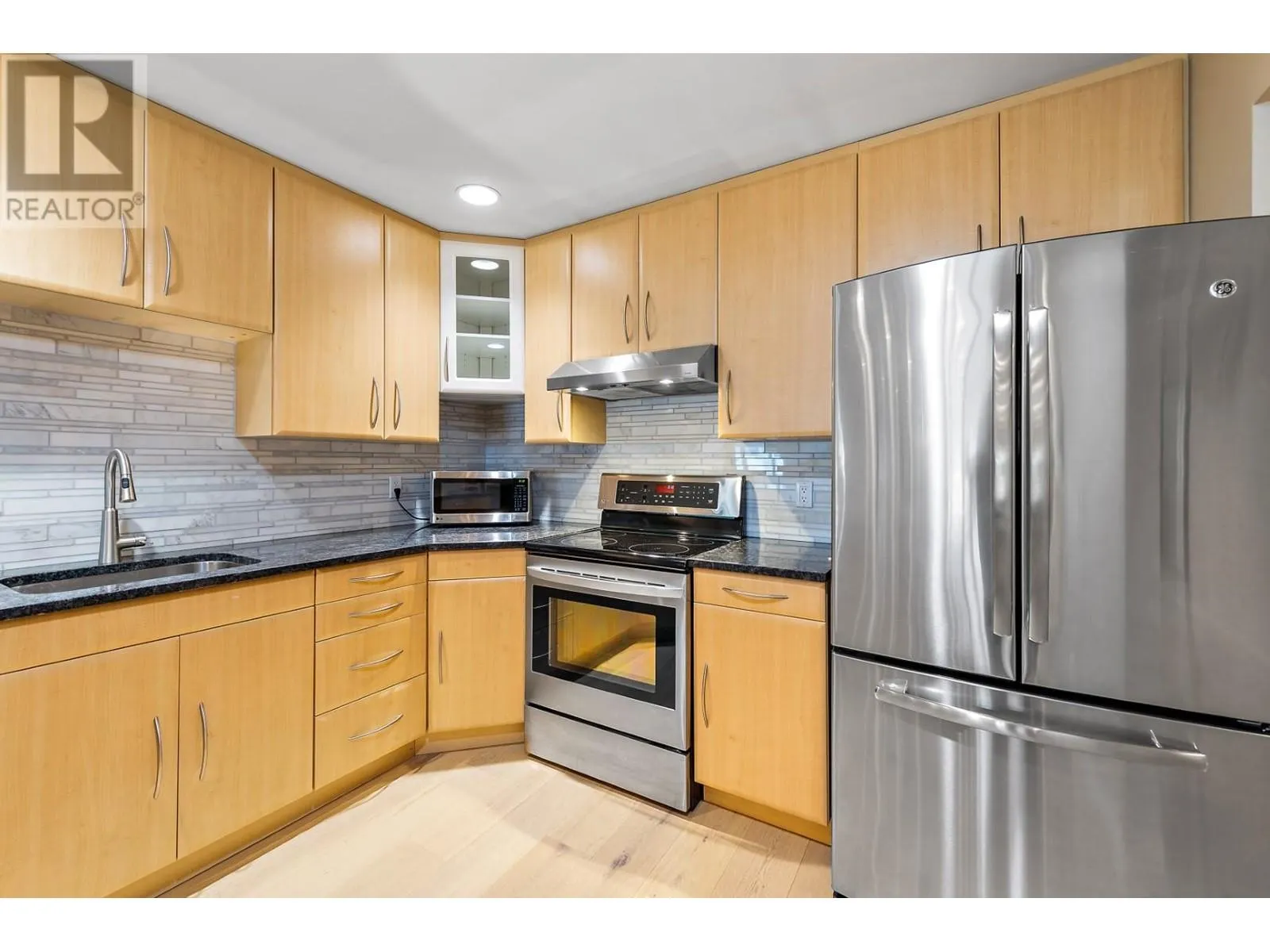 2900 Abbott Street Unit# 208