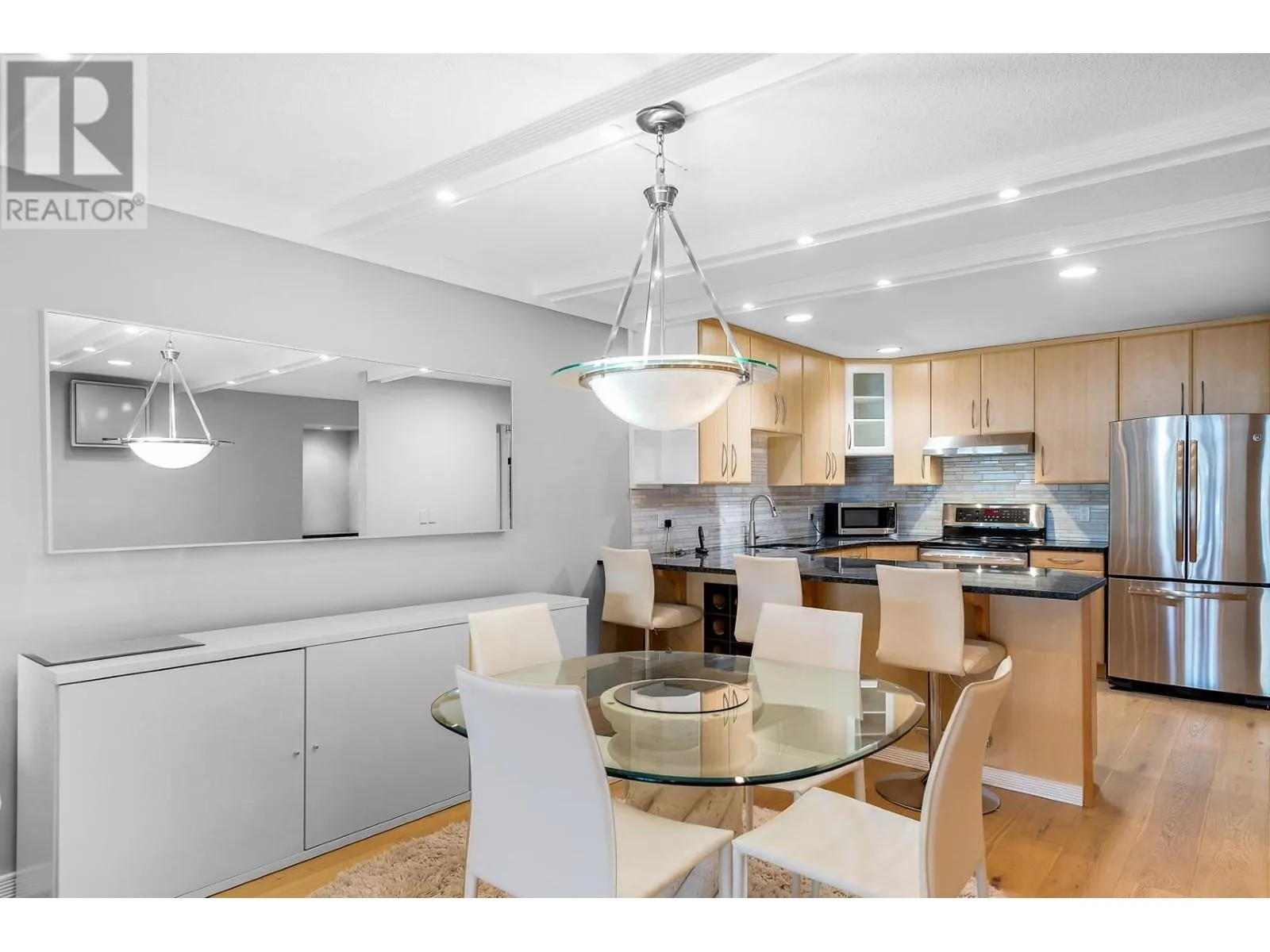 2900 Abbott Street Unit# 208