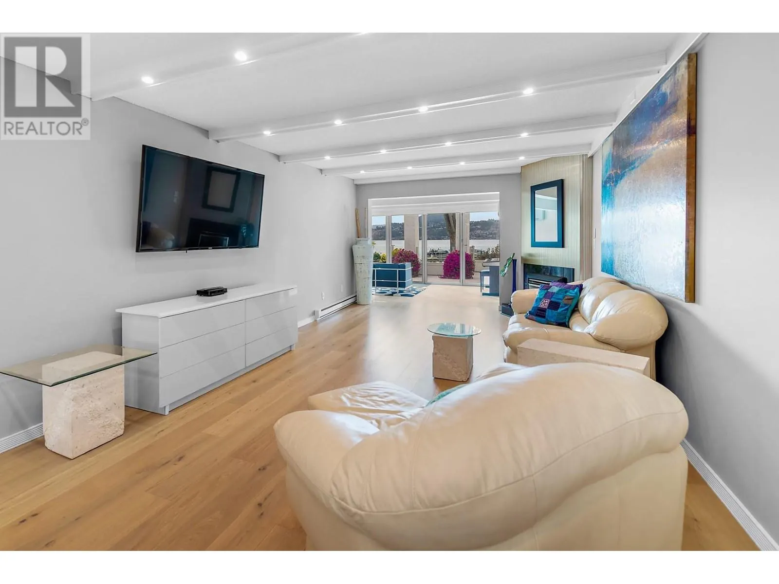 2900 Abbott Street Unit# 208