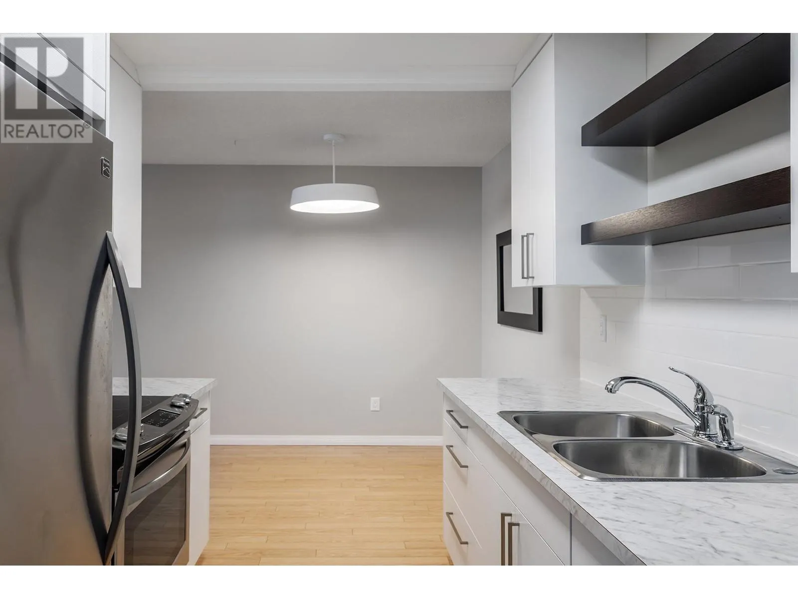 2085 Gordon Drive Unit# 206 Lot# 23