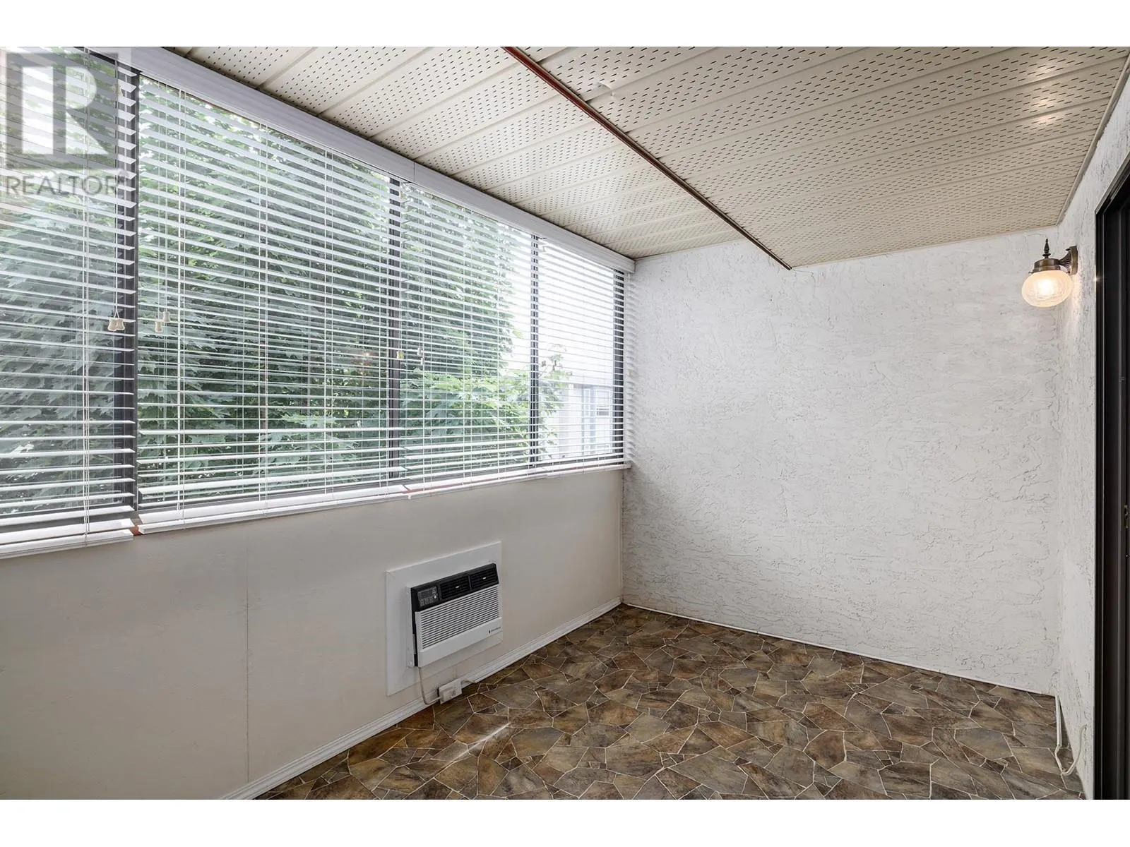 2085 Gordon Drive Unit# 206 Lot# 23