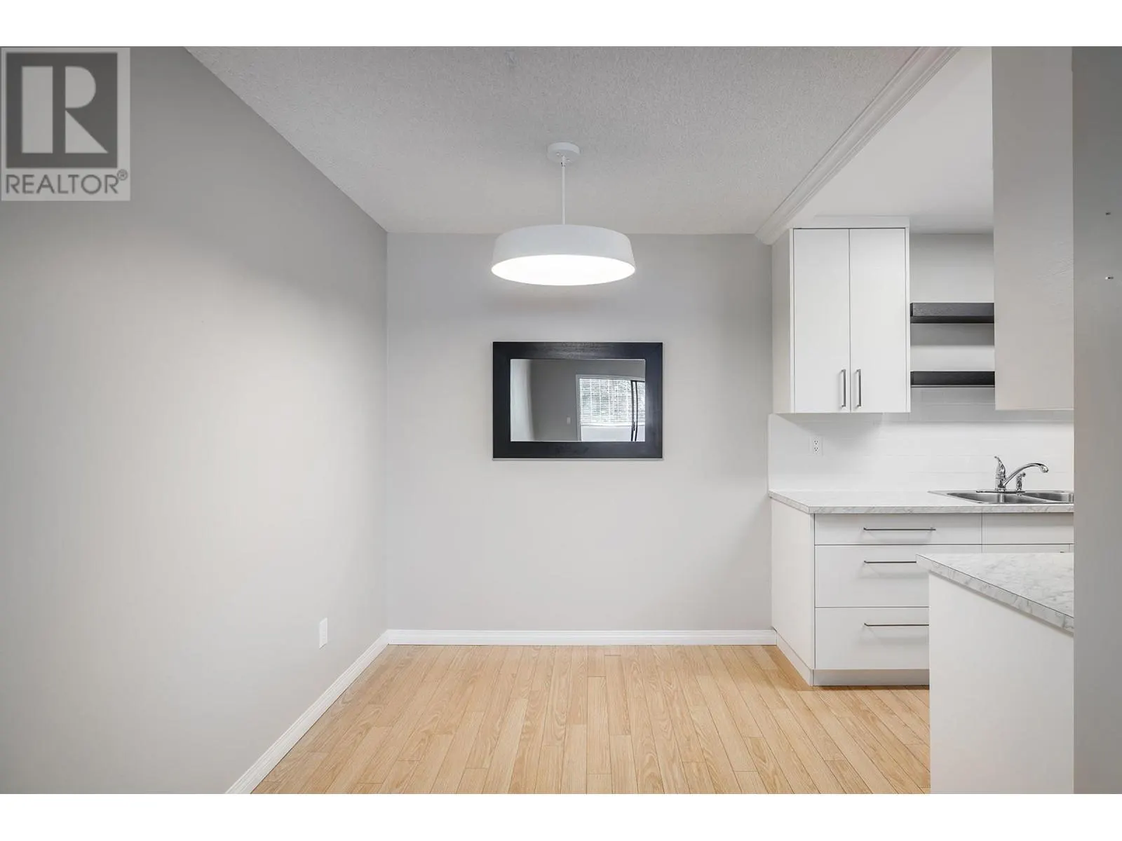 2085 Gordon Drive Unit# 206 Lot# 23