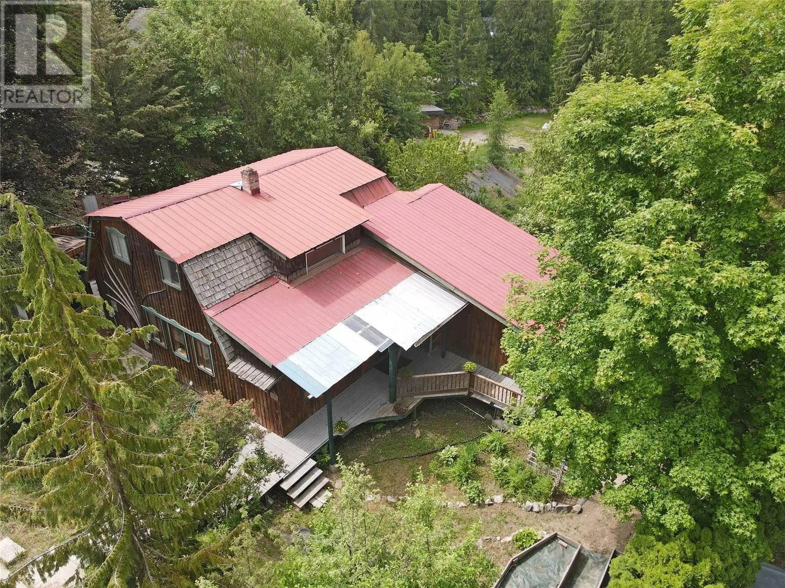 2022 Creek Street