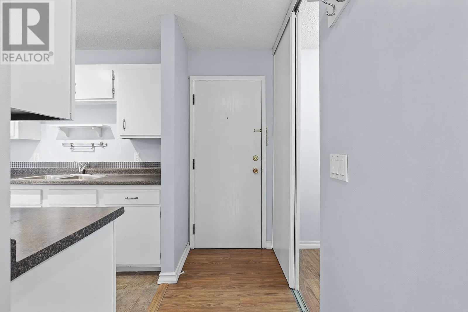 625 Rowcliffe Avenue Unit# 203