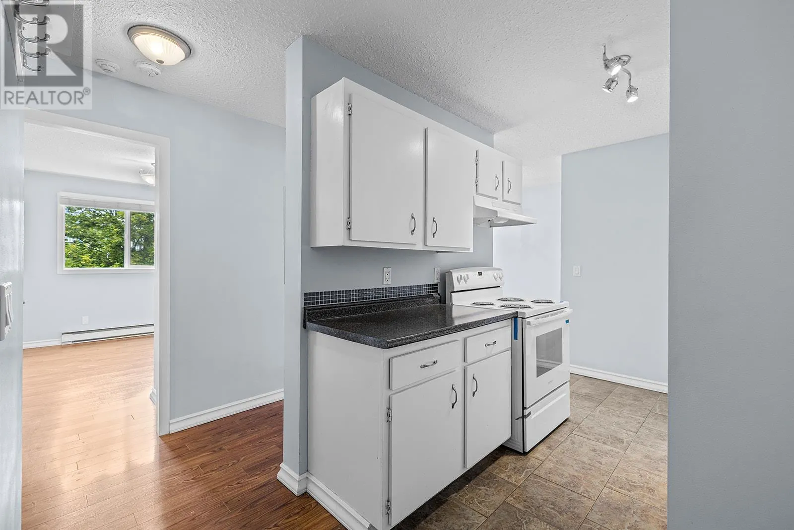 625 Rowcliffe Avenue Unit# 203