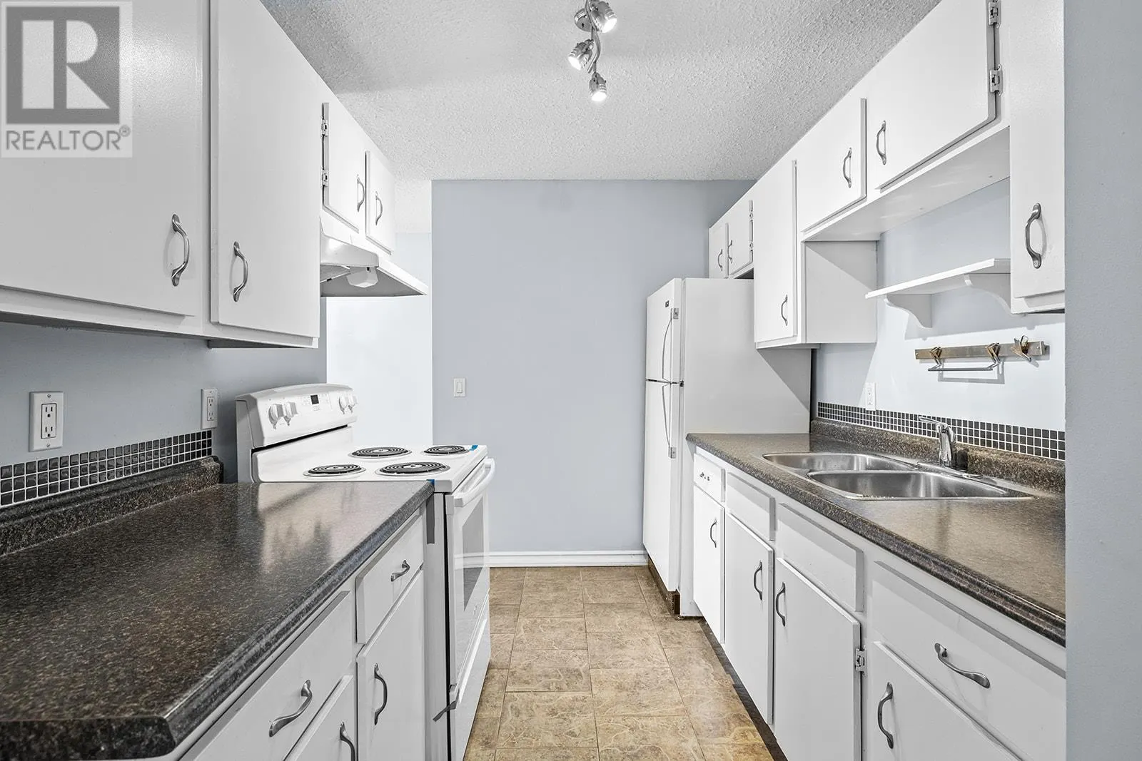 625 Rowcliffe Avenue Unit# 203