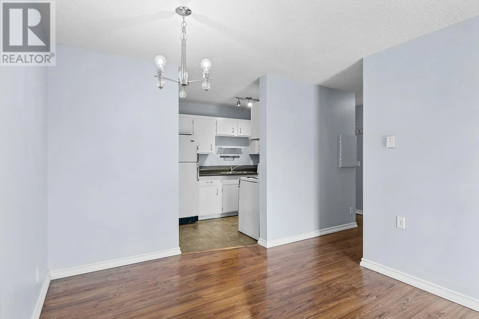 625 Rowcliffe Avenue Unit# 203