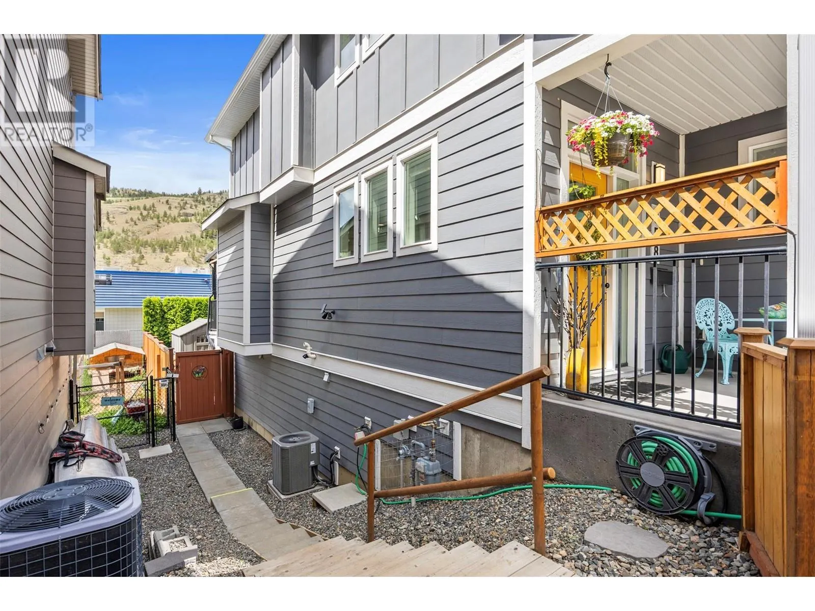 858 Palmer Place