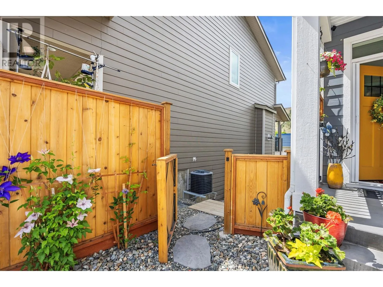 858 Palmer Place