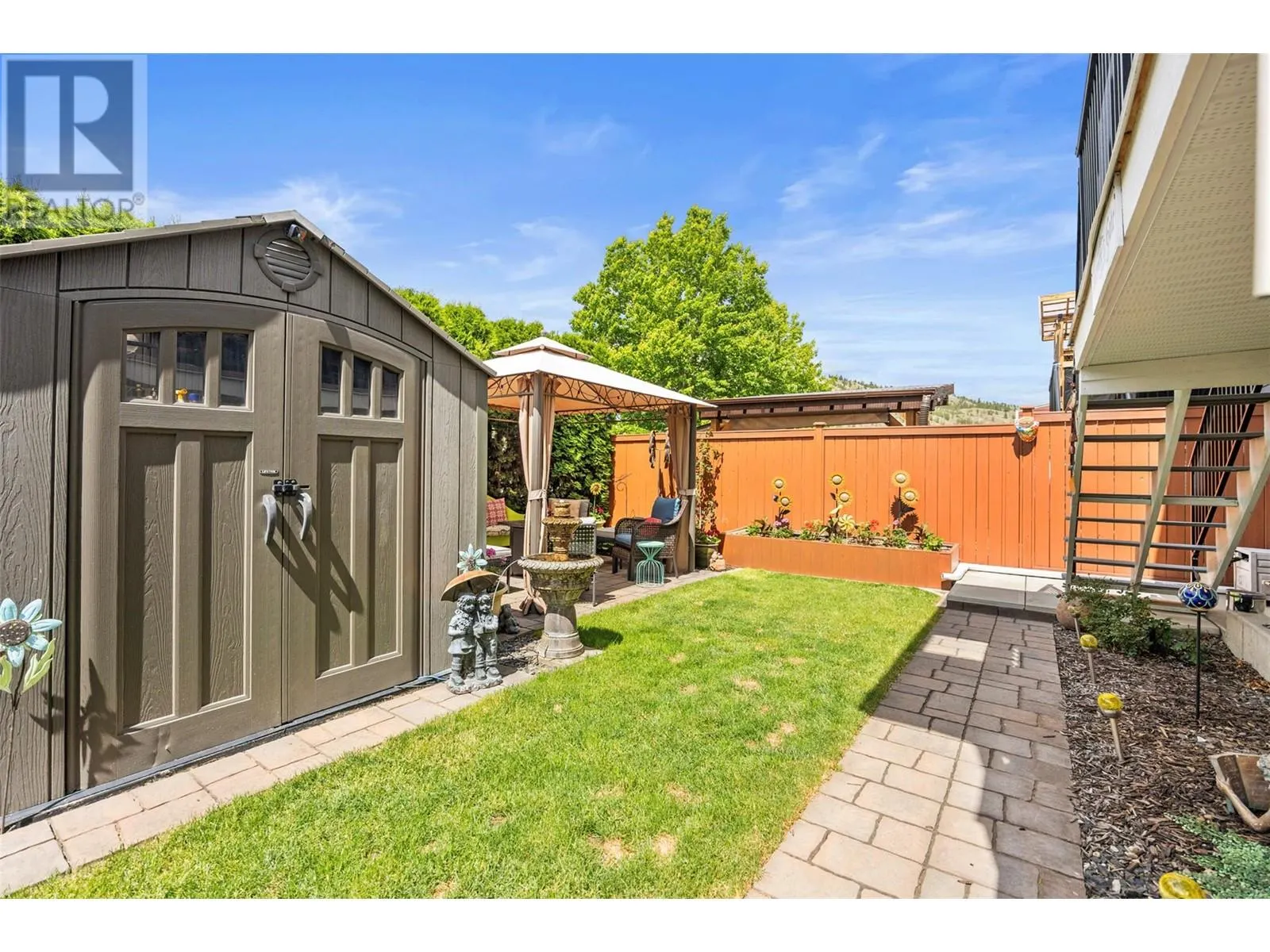 858 Palmer Place