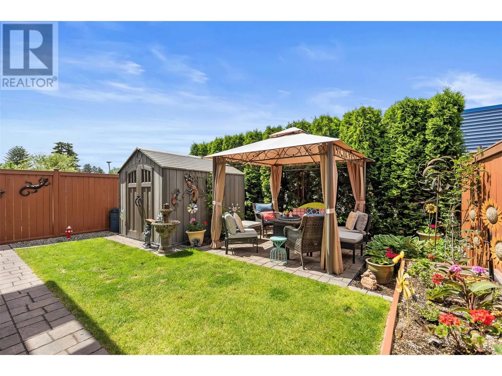 858 Palmer Place