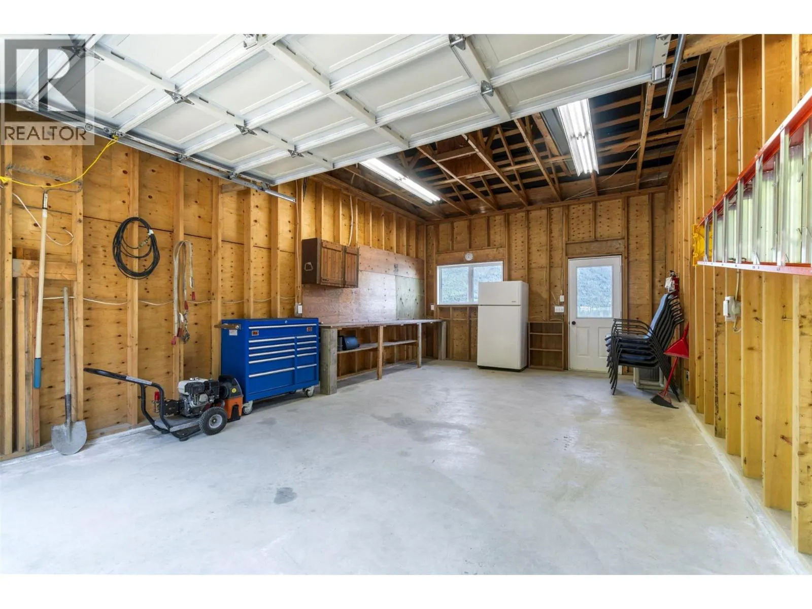 5675 Eagle Bay Road