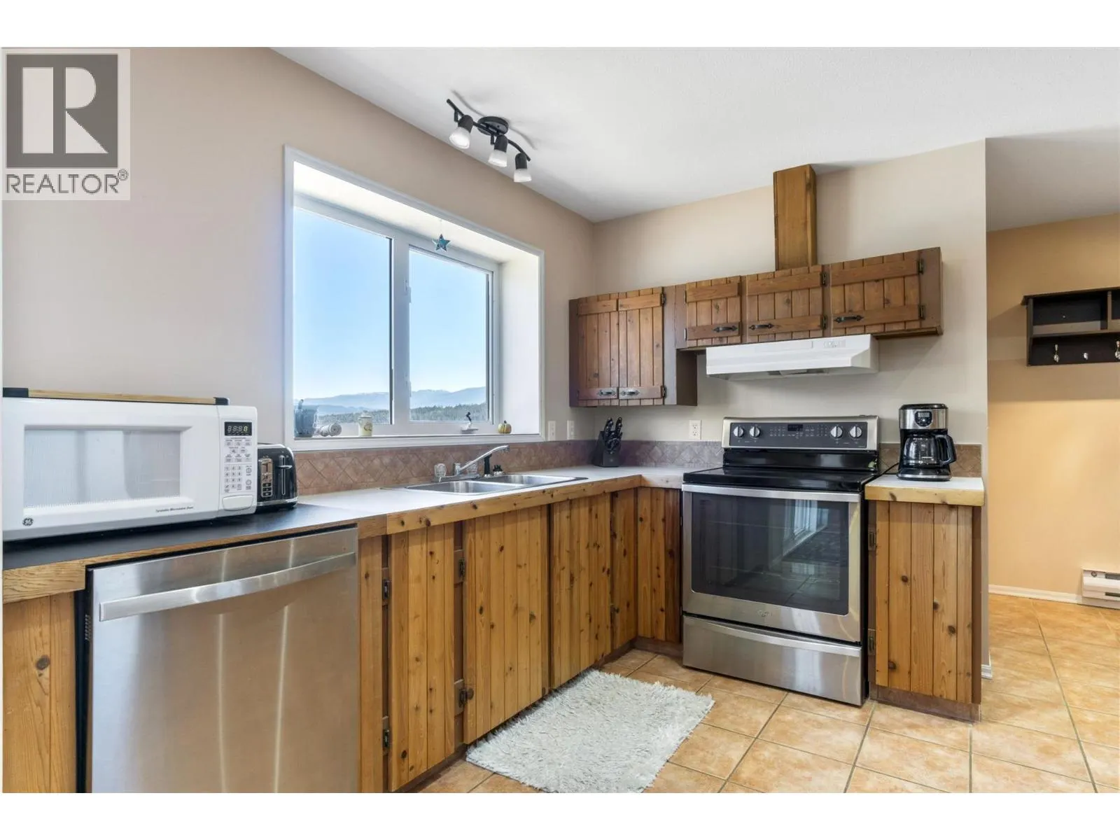5675 Eagle Bay Road