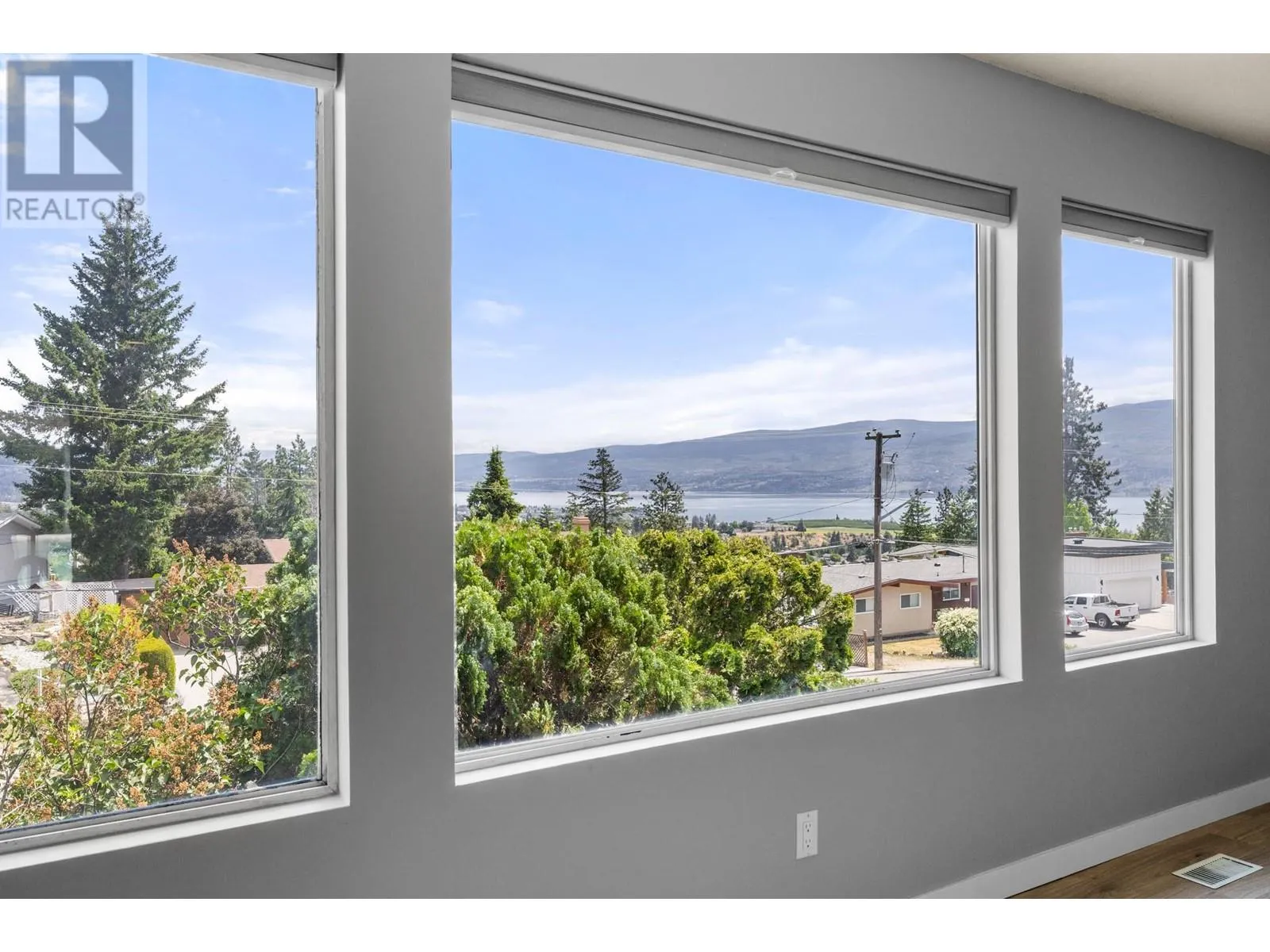 2865 Lower Glenrosa Road