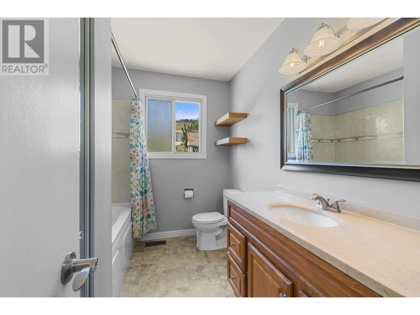 2865 Lower Glenrosa Road