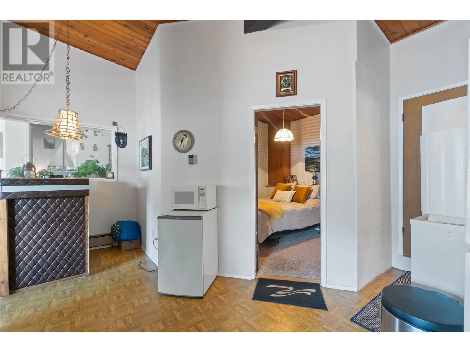 4750 Sunnybrae Canoe Point Road