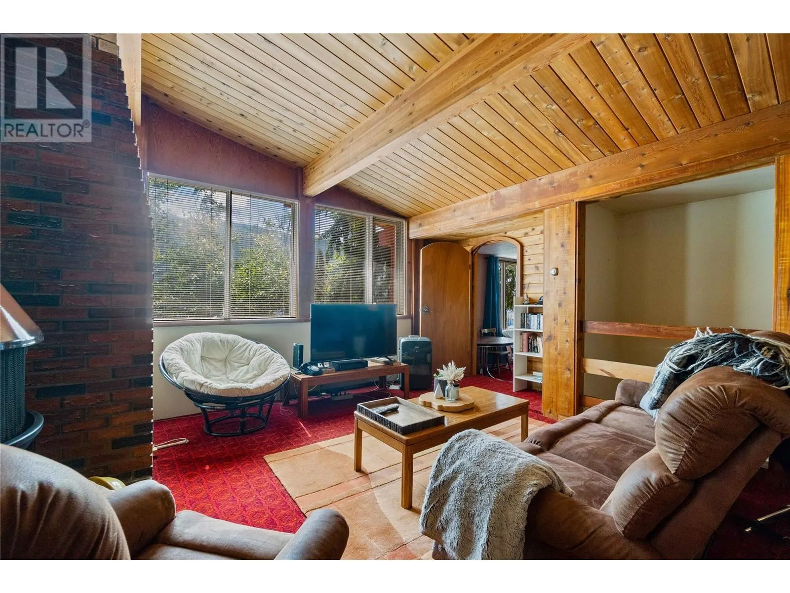 4750 Sunnybrae Canoe Point Road