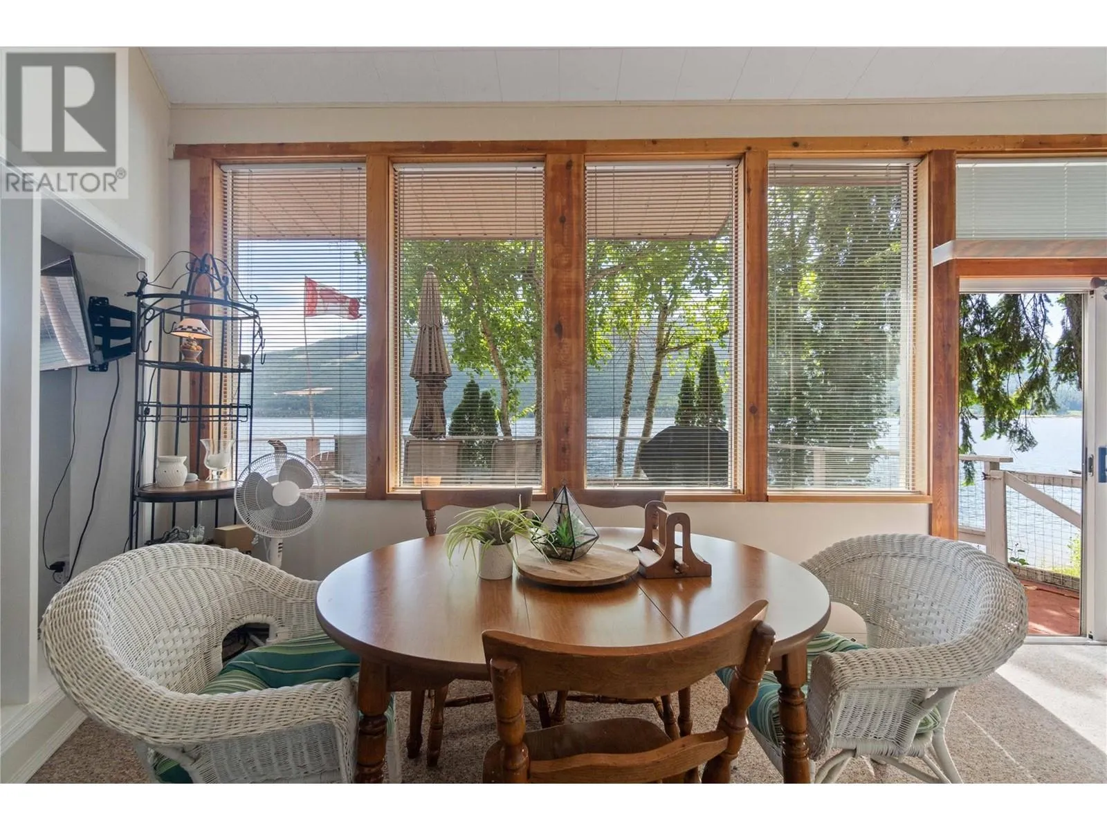4750 Sunnybrae Canoe Point Road