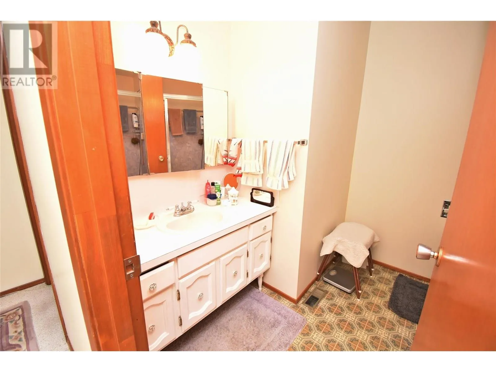 5425 Silver Star Road