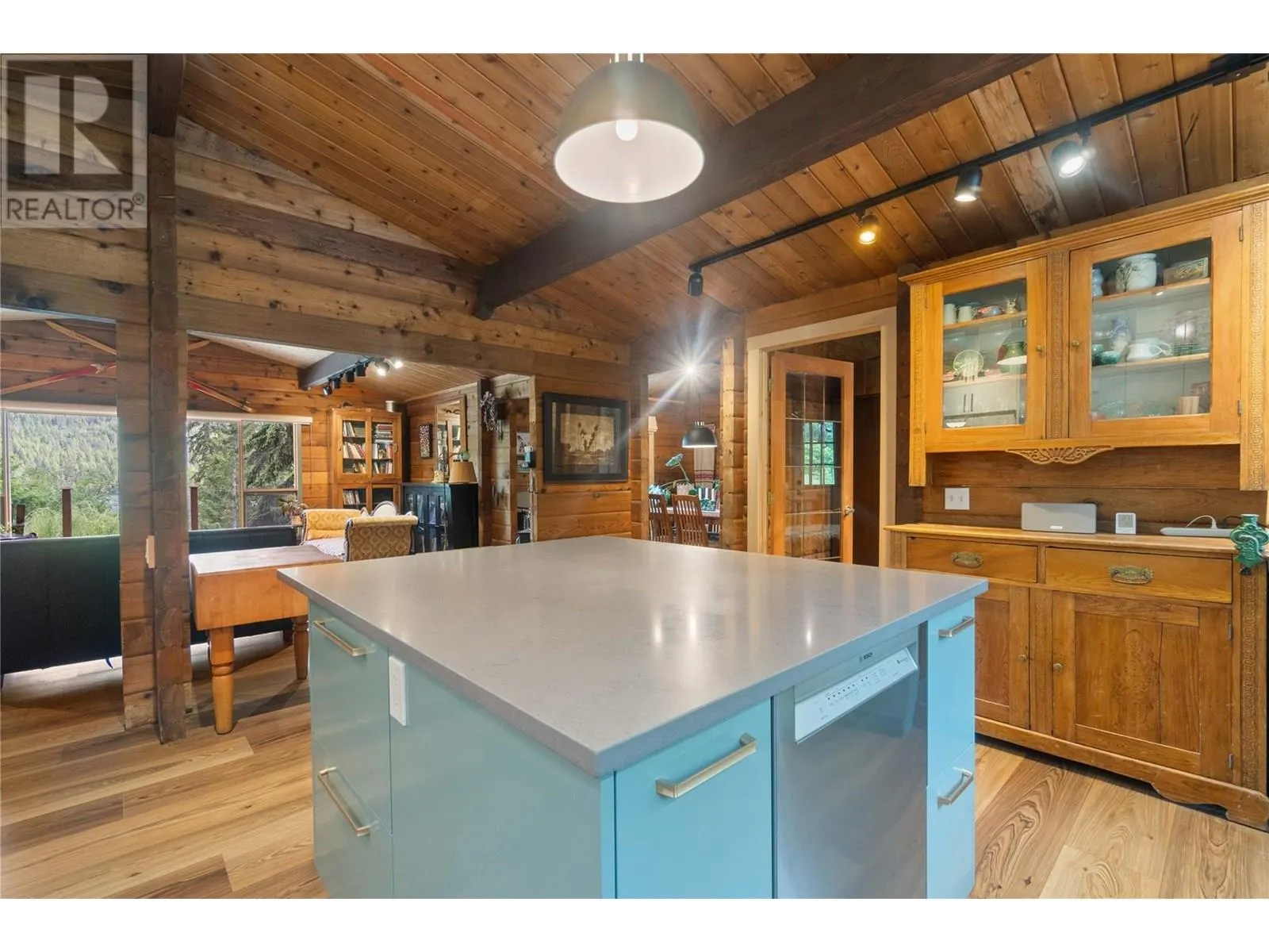 781 Gardom Lake Road