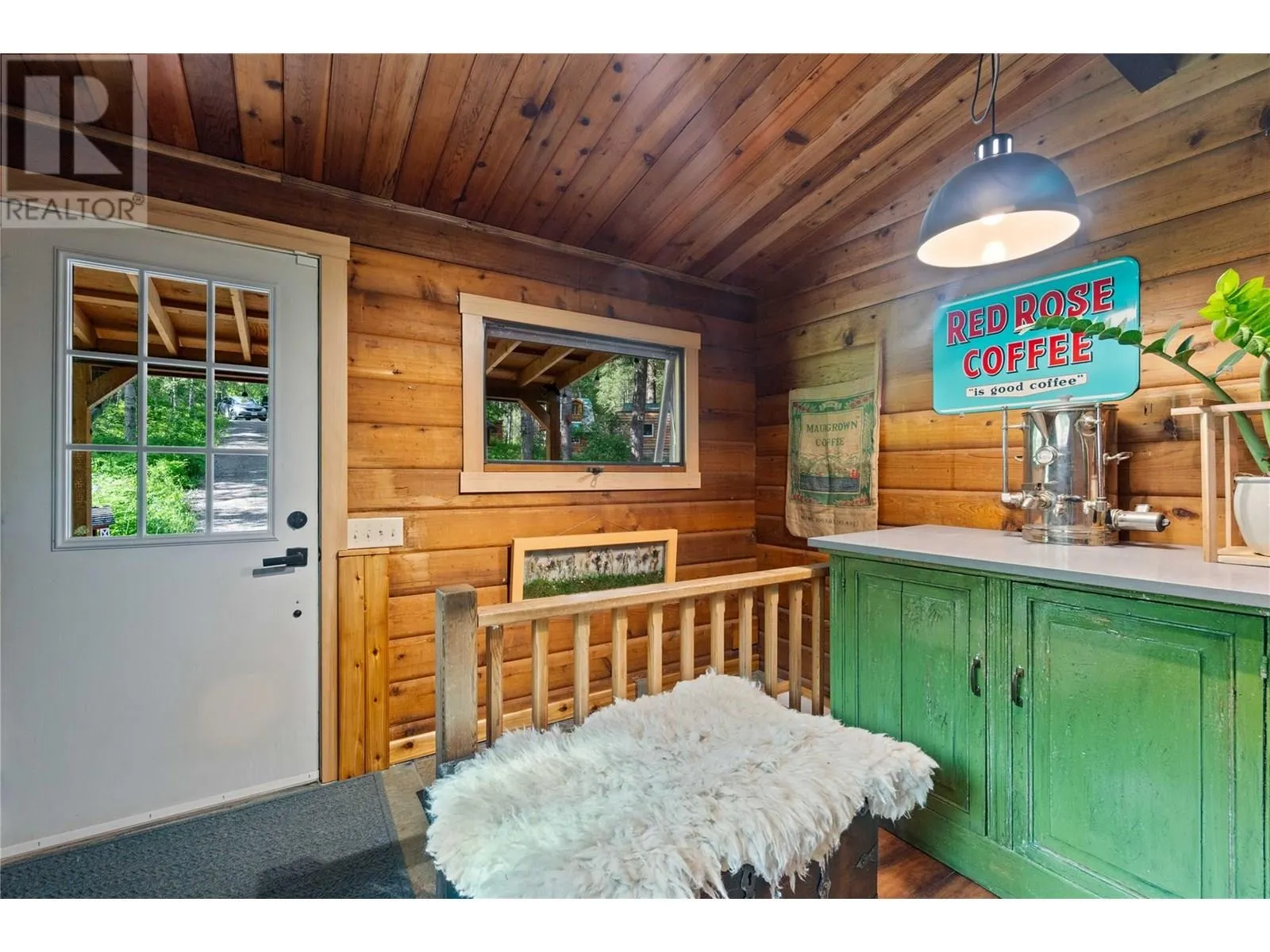 781 Gardom Lake Road